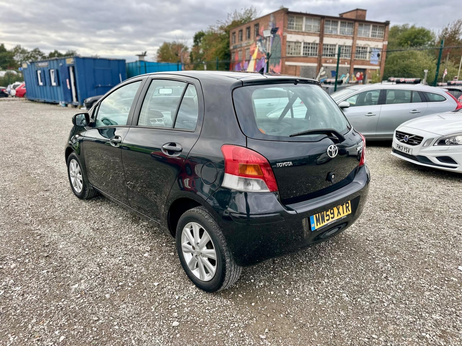 Used Toyota Yaris 2010 for sale - 76336884: Photo 9