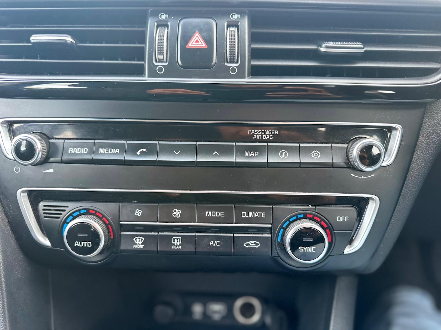 Used Kia Optima 2017 for sale - 76996819: Photo 25