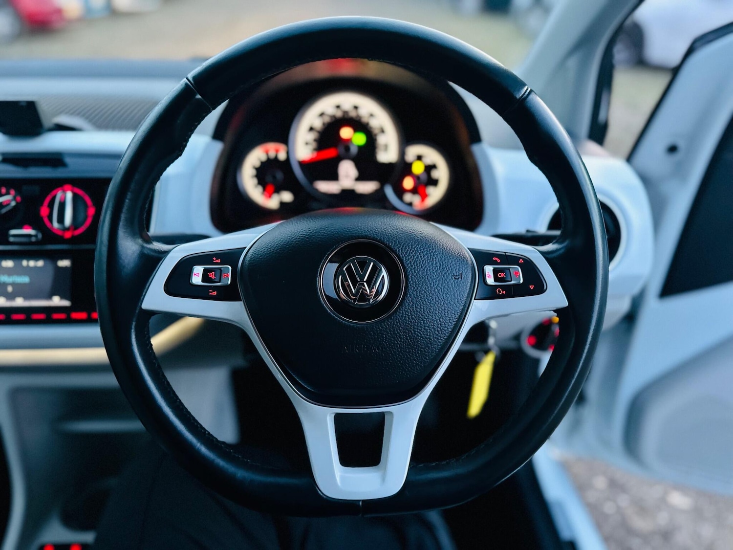 Used Volkswagen up! 2025 for sale - 77081429: Photo 37