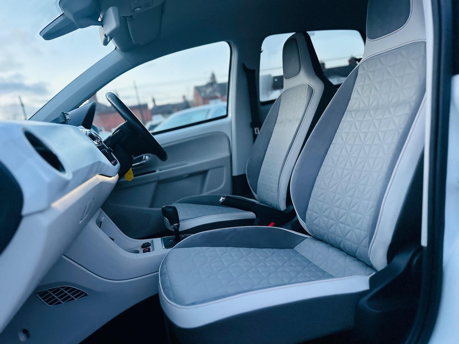 Used Volkswagen up! 2025 for sale - 77081429: Photo 39