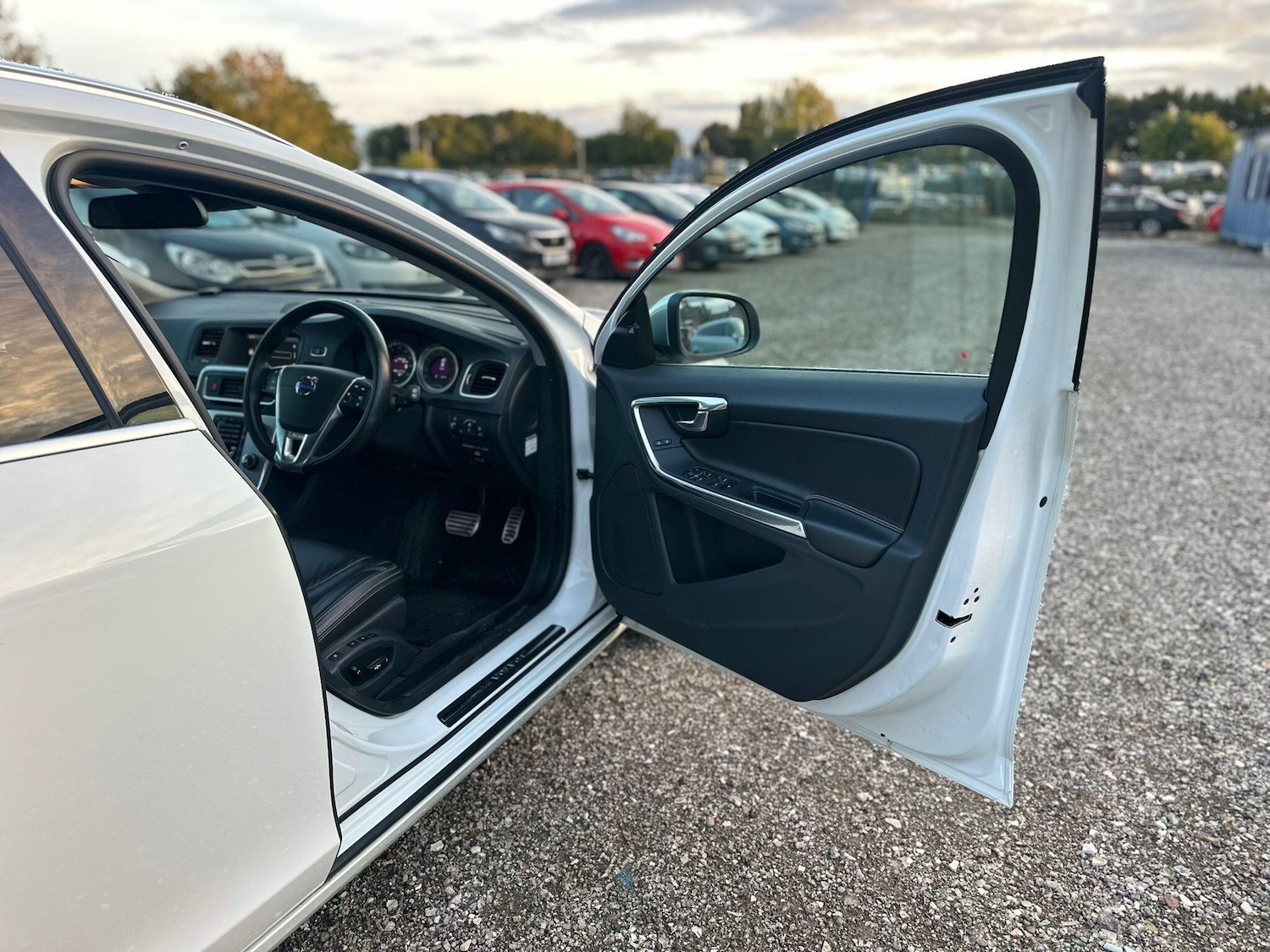 Used Volvo V60 2025 for sale - 76042869: Photo 13