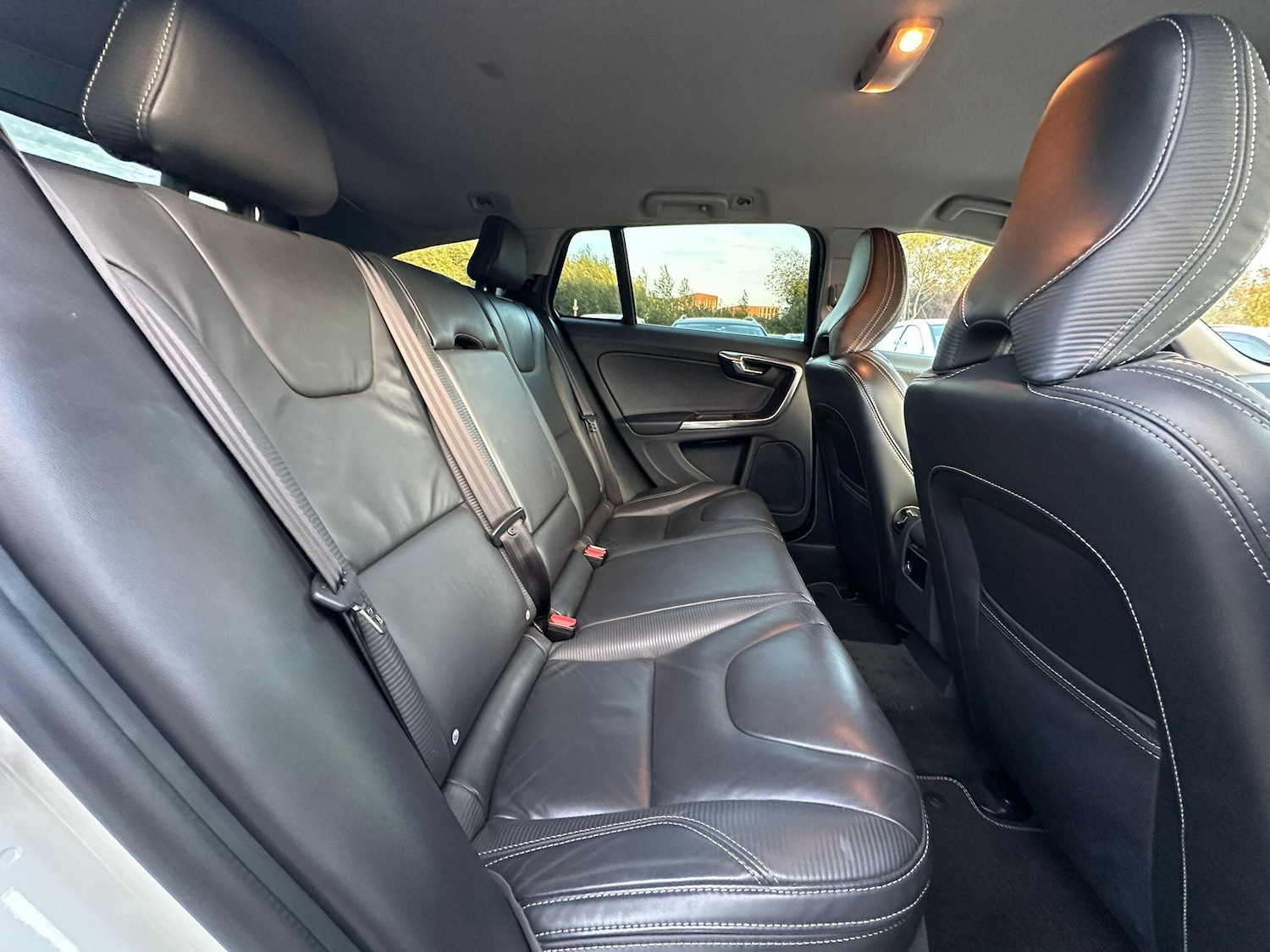 Used Volvo V60 2025 for sale - 76042869: Photo 17