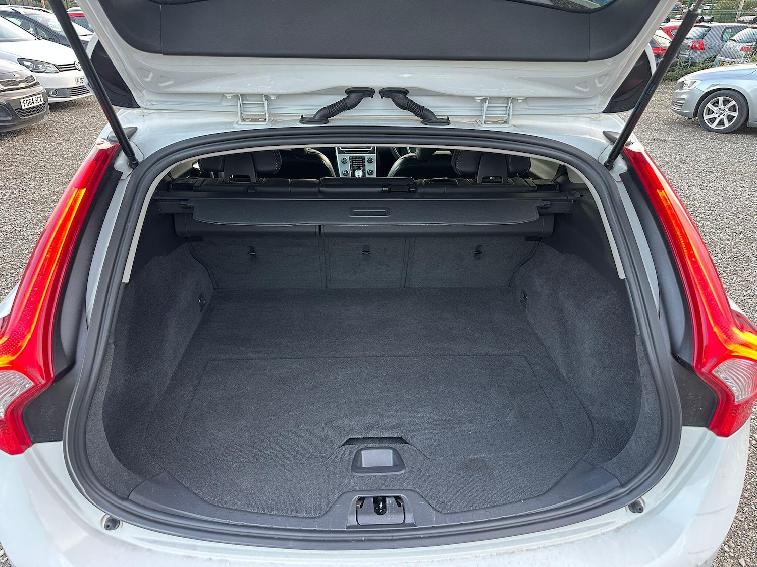 Used Volvo V60 2025 for sale - 76042869: Photo 19