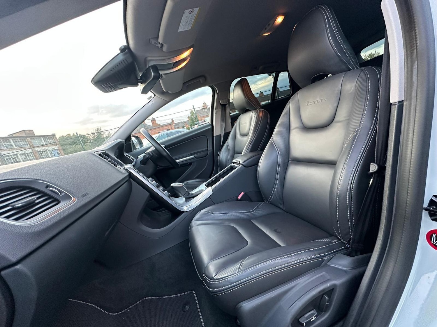 Used Volvo V60 2025 for sale - 76042869: Photo 23