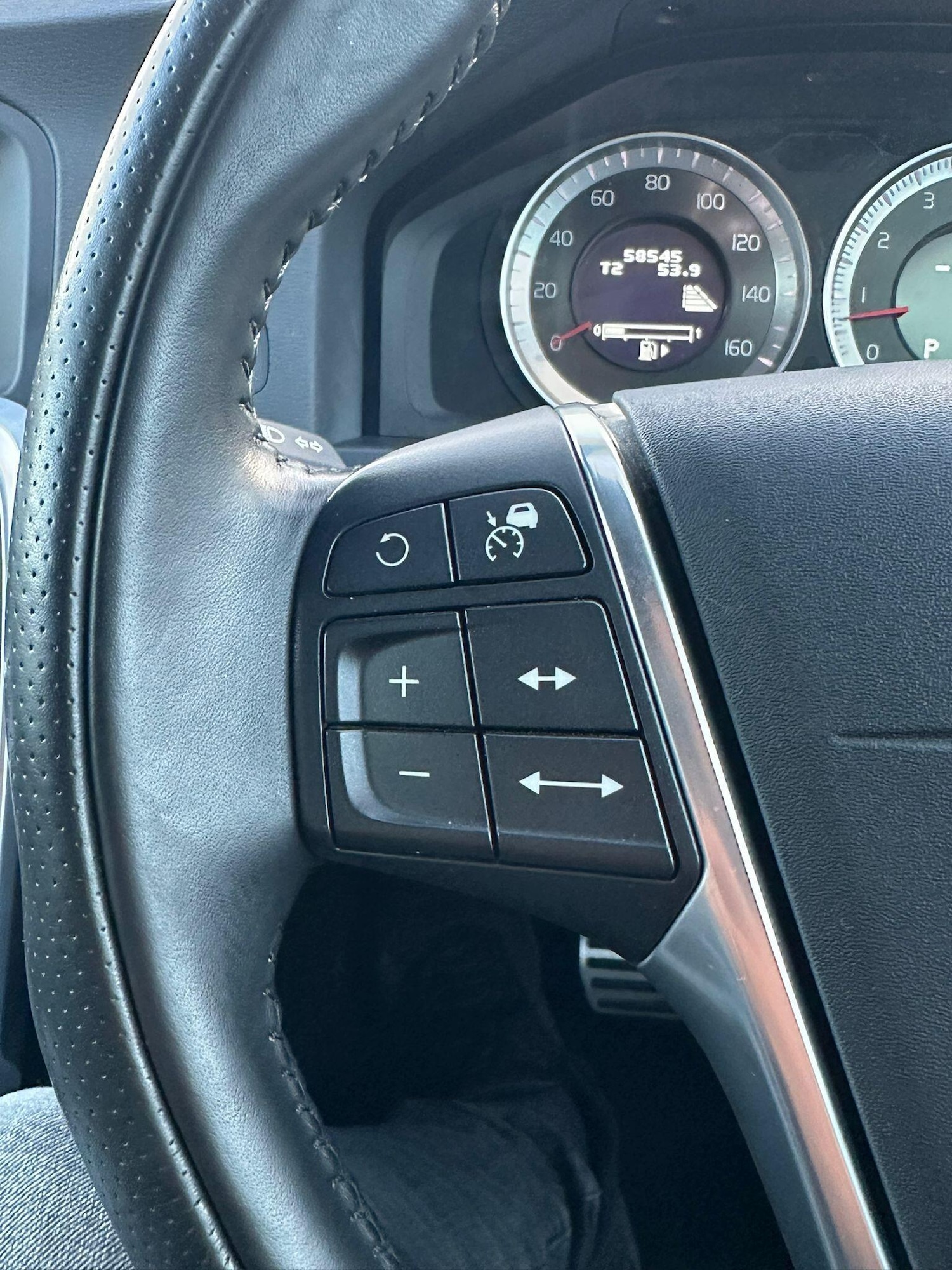 Used Volvo V60 2025 for sale - 76042869: Photo 27