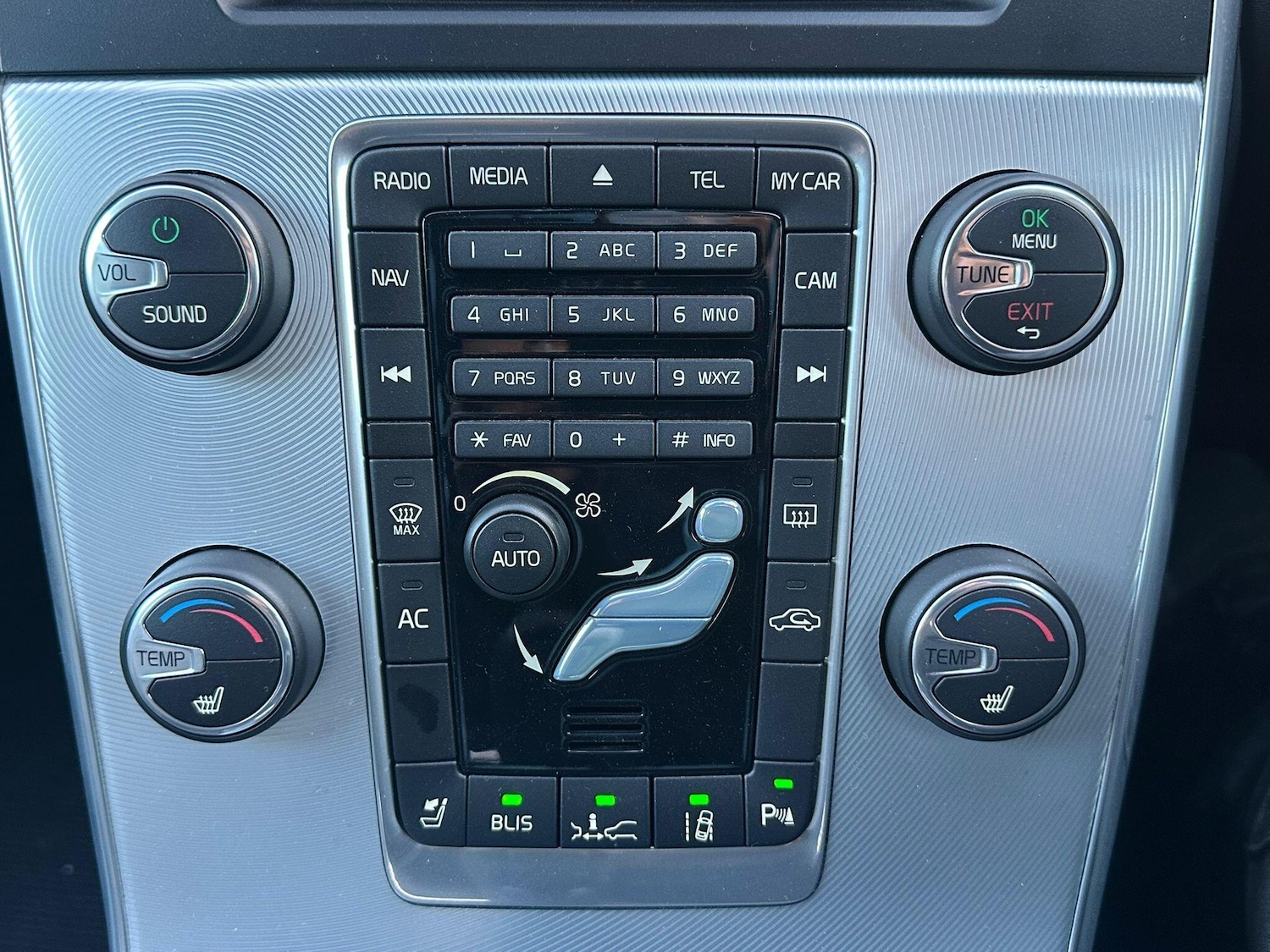 Used Volvo V60 2025 for sale - 76042869: Photo 32