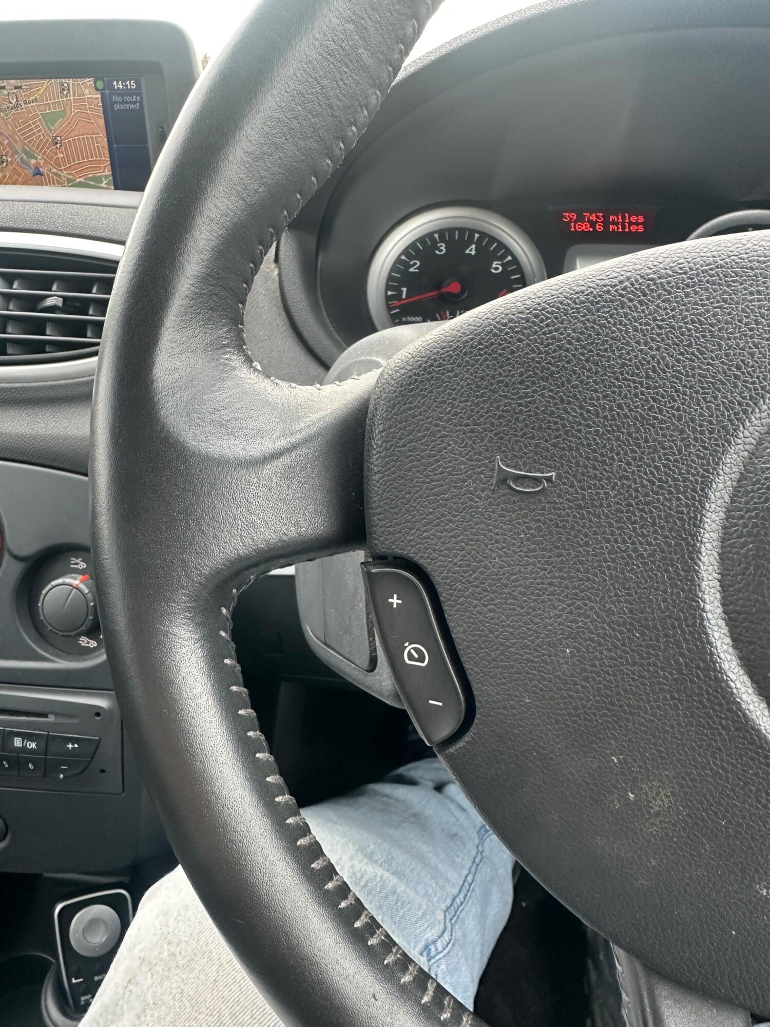 Used Renault Clio for sale - 77484119: Photo 15