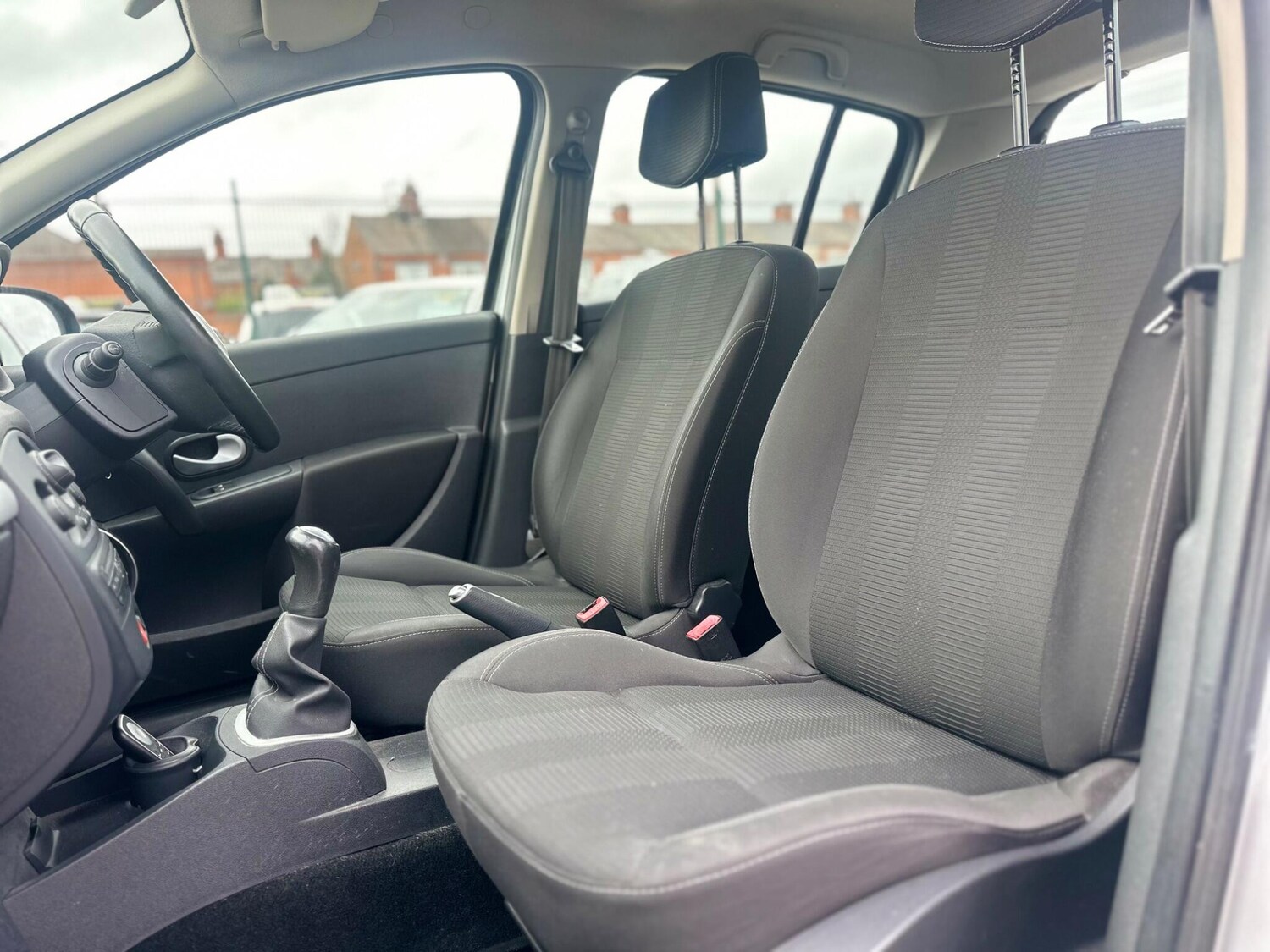 Used Renault Clio for sale - 77484119: Photo 33