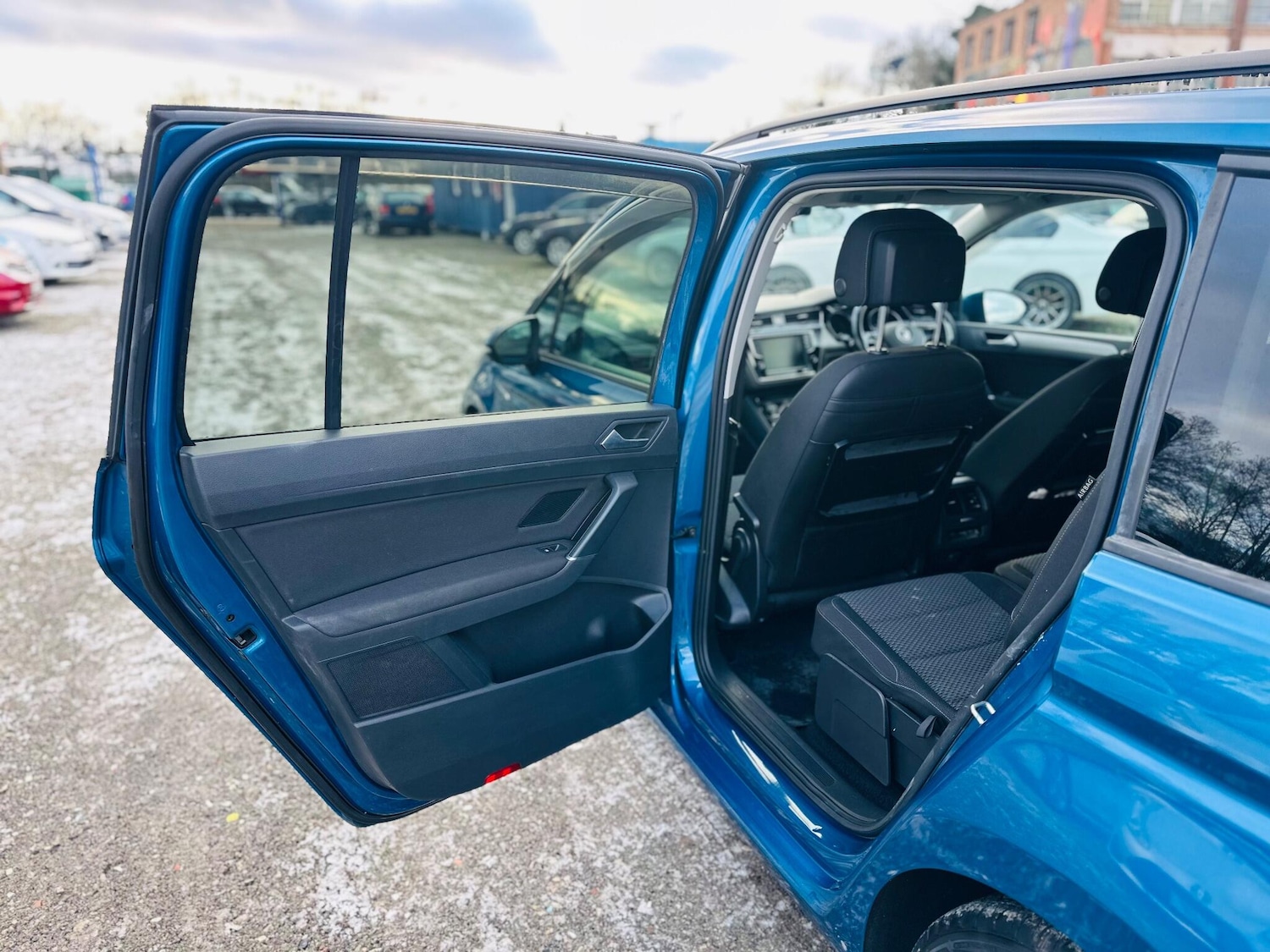 Used Volkswagen Touran 2025 for sale - 77102008: Photo 24