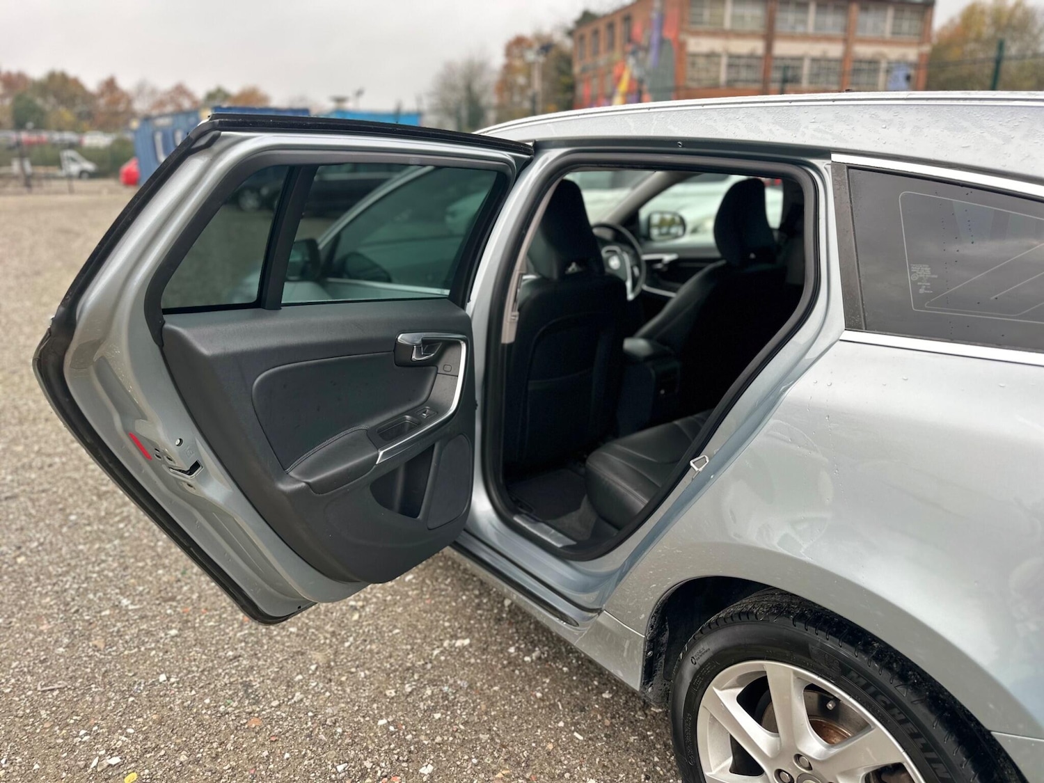 Used Volvo V60 2025 for sale - 76521800: Photo 23