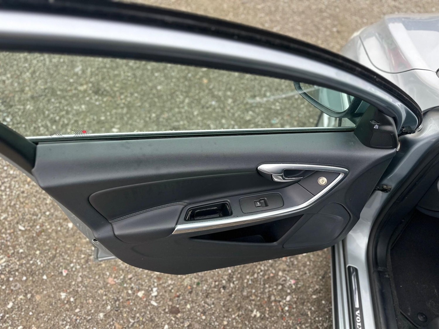 Used Volvo V60 2025 for sale - 76521800: Photo 27