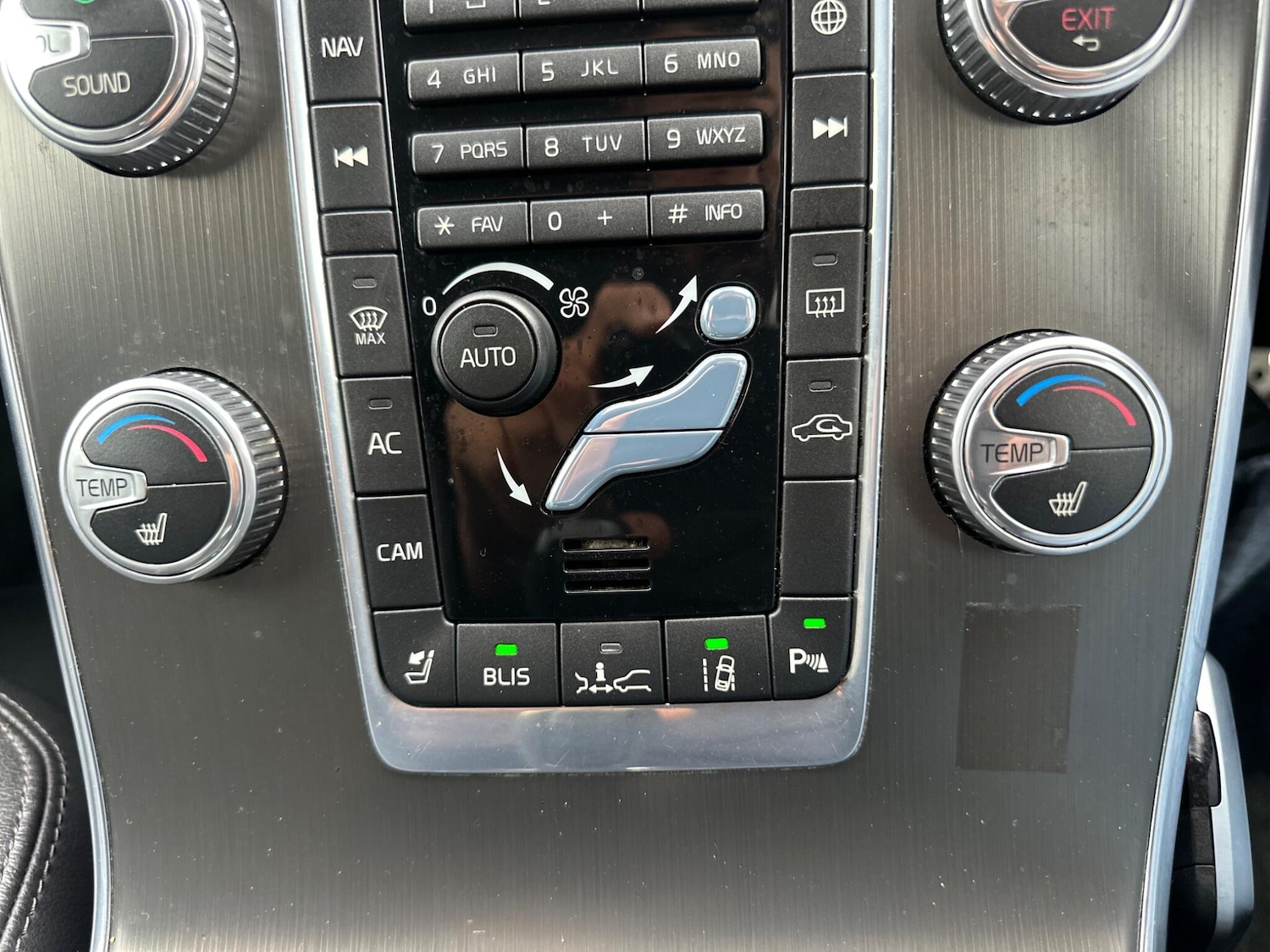 Used Volvo V60 2025 for sale - 76521800: Photo 37