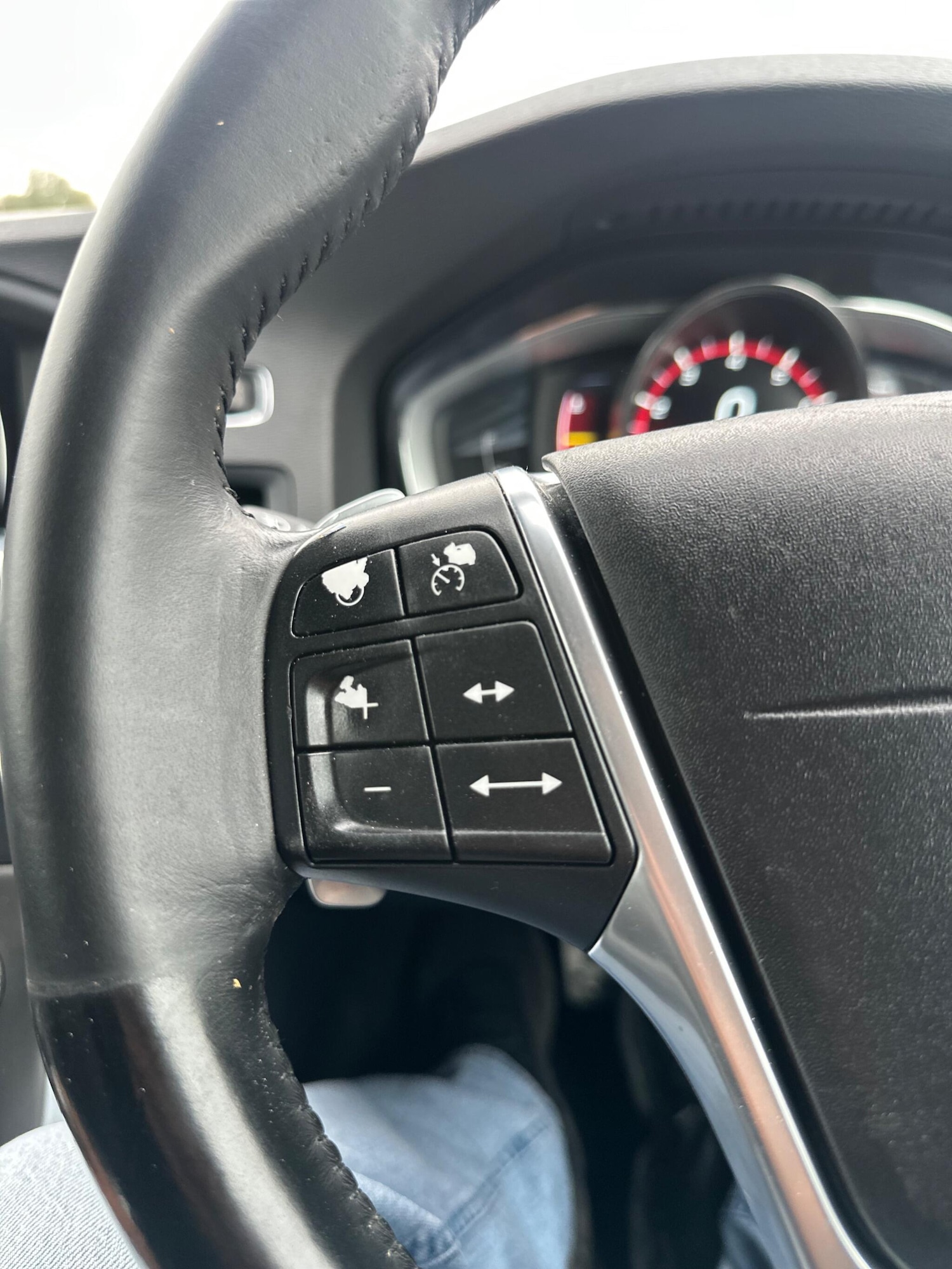 Used Volvo V60 2025 for sale - 76521800: Photo 39