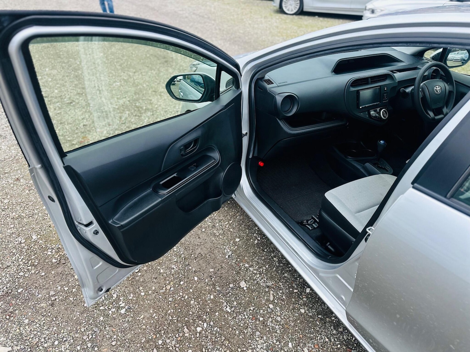 Used Toyota Aqua 2025 for sale - 77067192: Photo 23