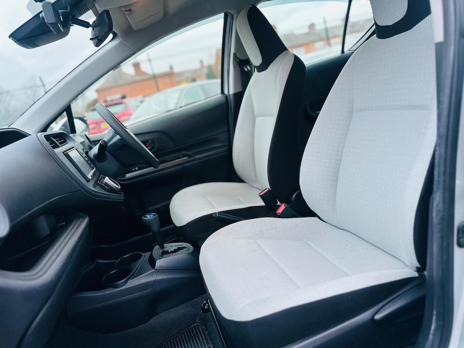 Used Toyota Aqua 2025 for sale - 77067192: Photo 34