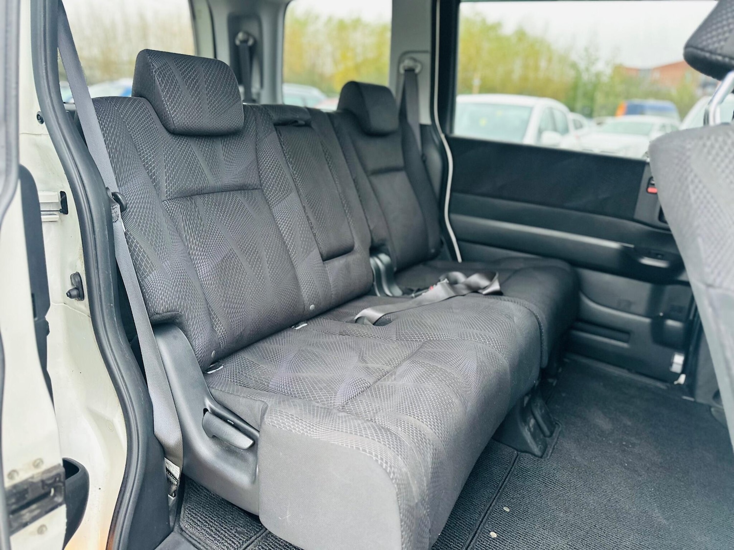 Used Honda Stepwagon for sale - 76743477: Photo 15