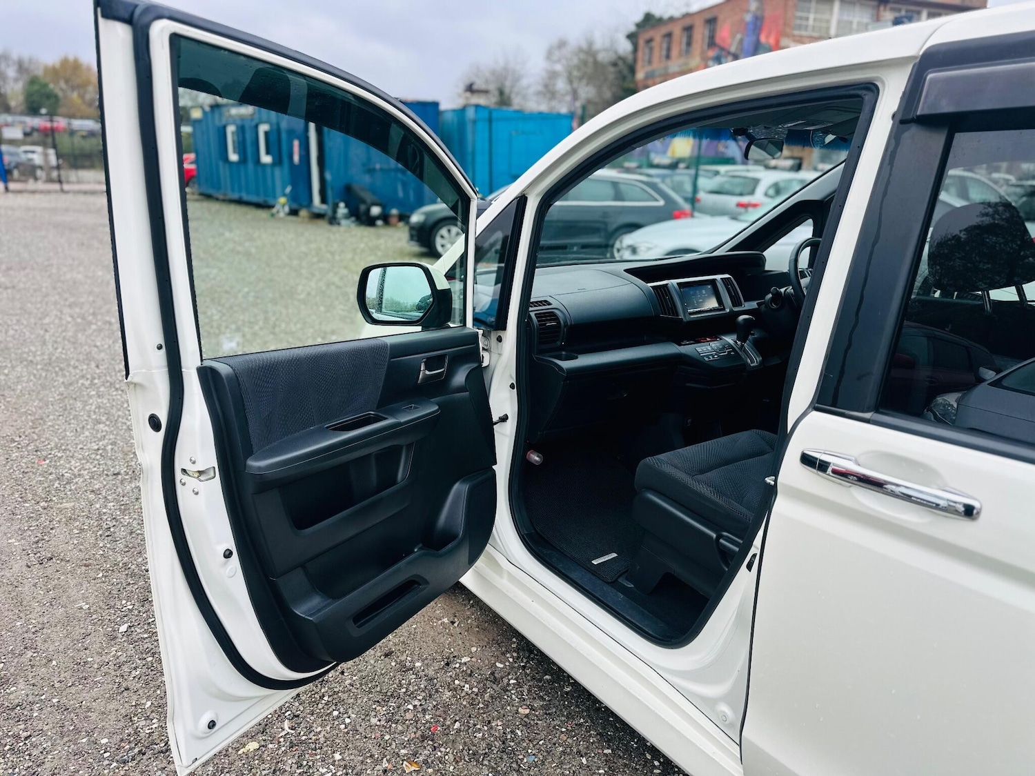 Used Honda Stepwagon for sale - 76743477: Photo 19