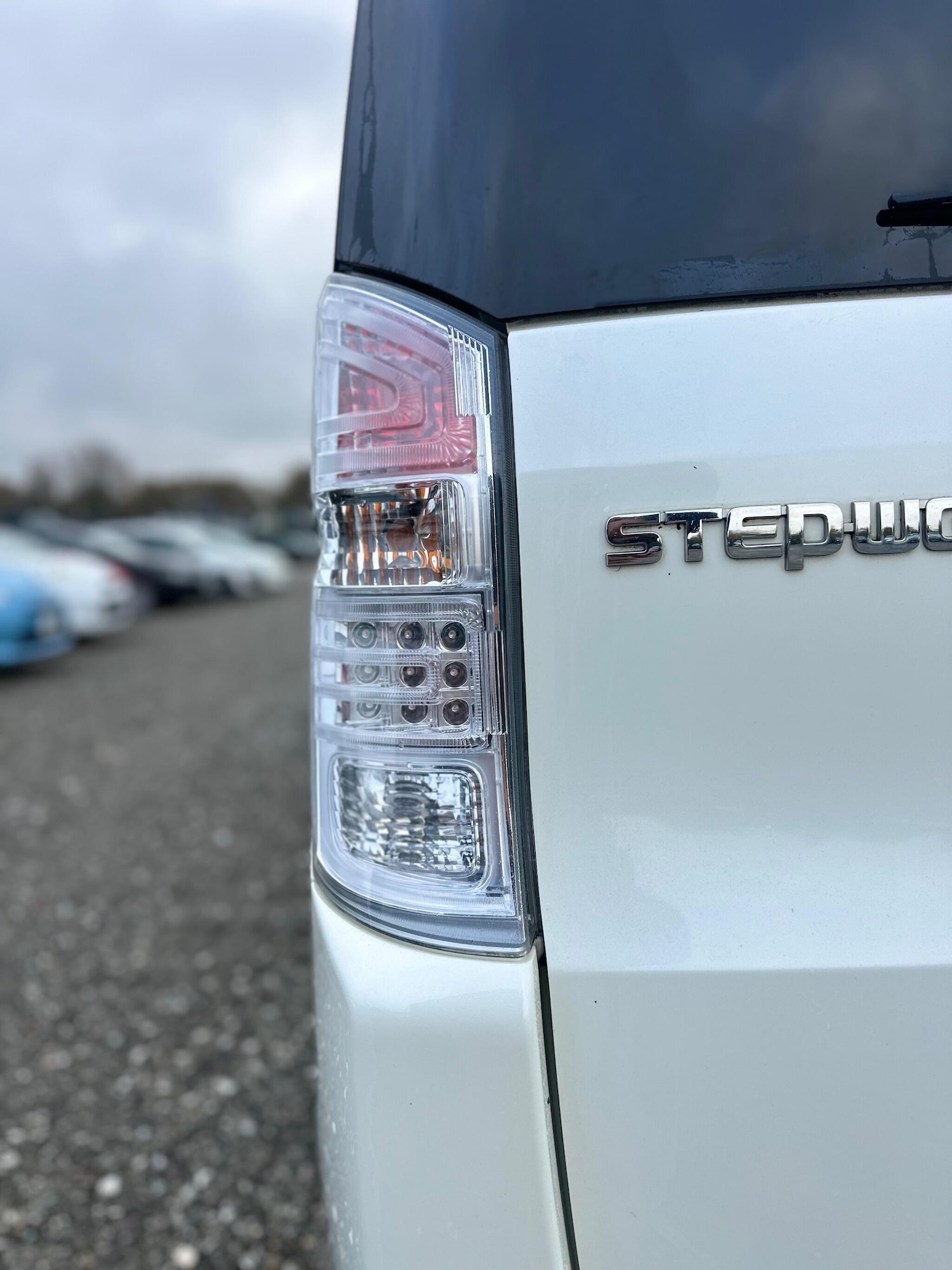 Used Honda Stepwagon for sale - 76743477: Photo 35