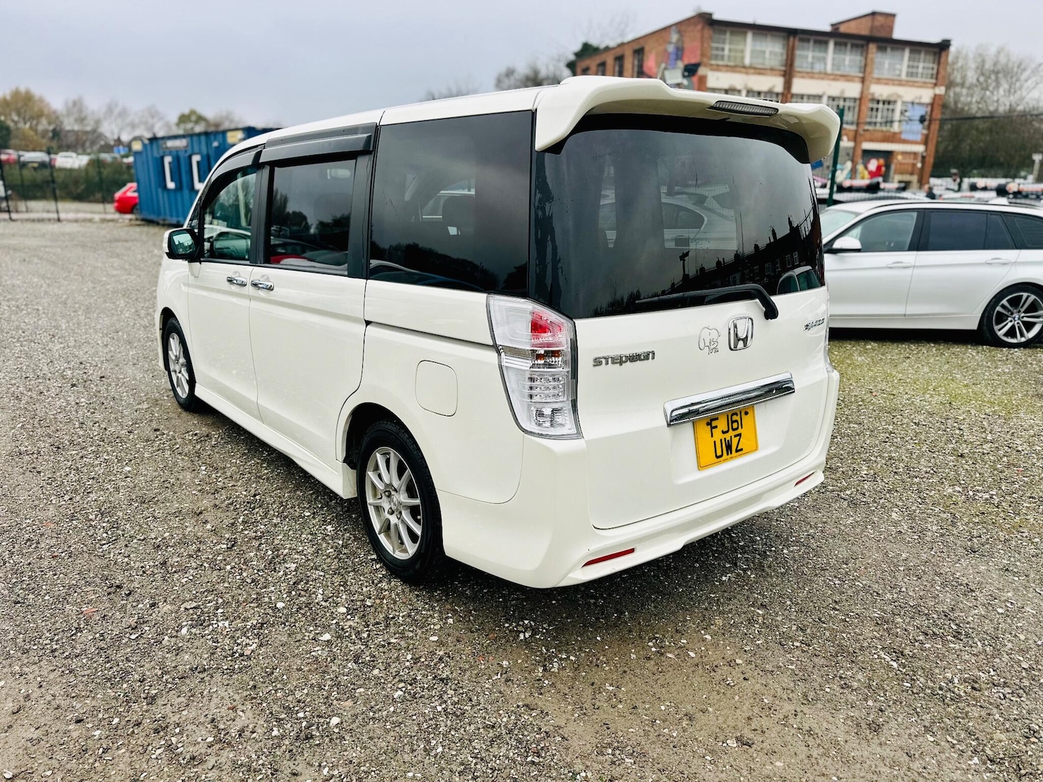 Used Honda Stepwagon for sale - 76743477: Photo 4