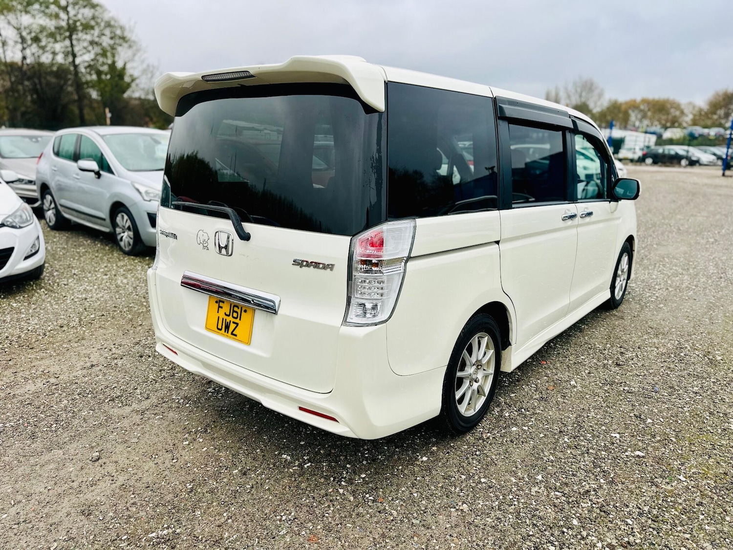 Used Honda Stepwagon for sale - 76743477: Photo 8