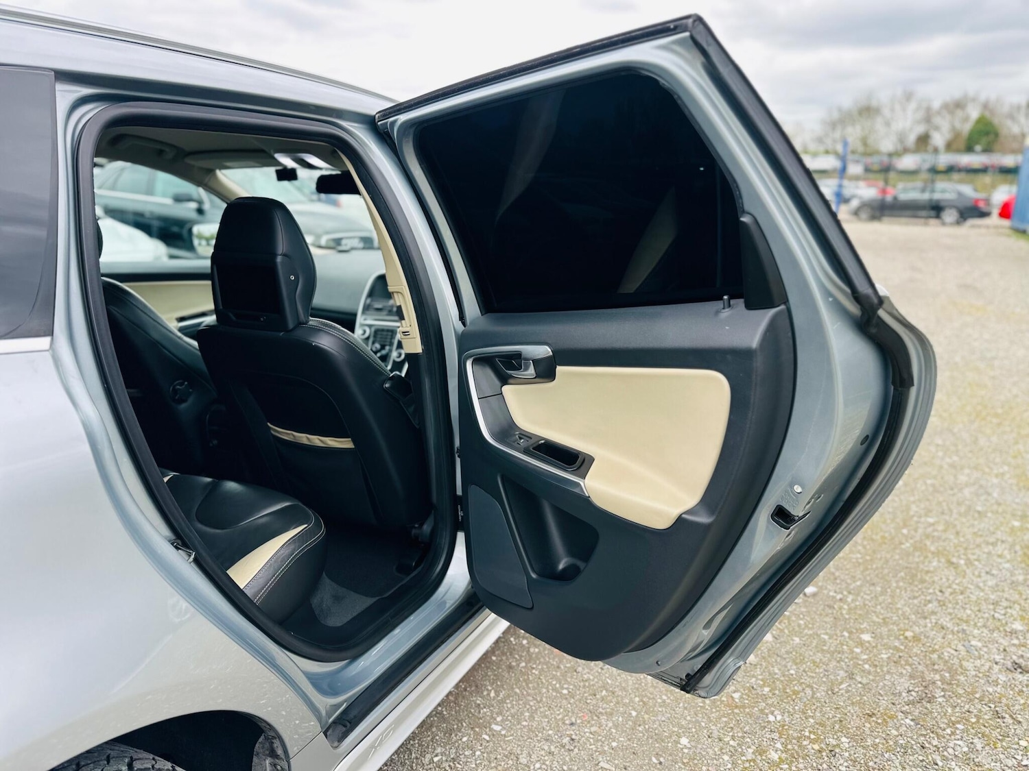 Used Volvo XC60 for sale - 78185640: Photo 23