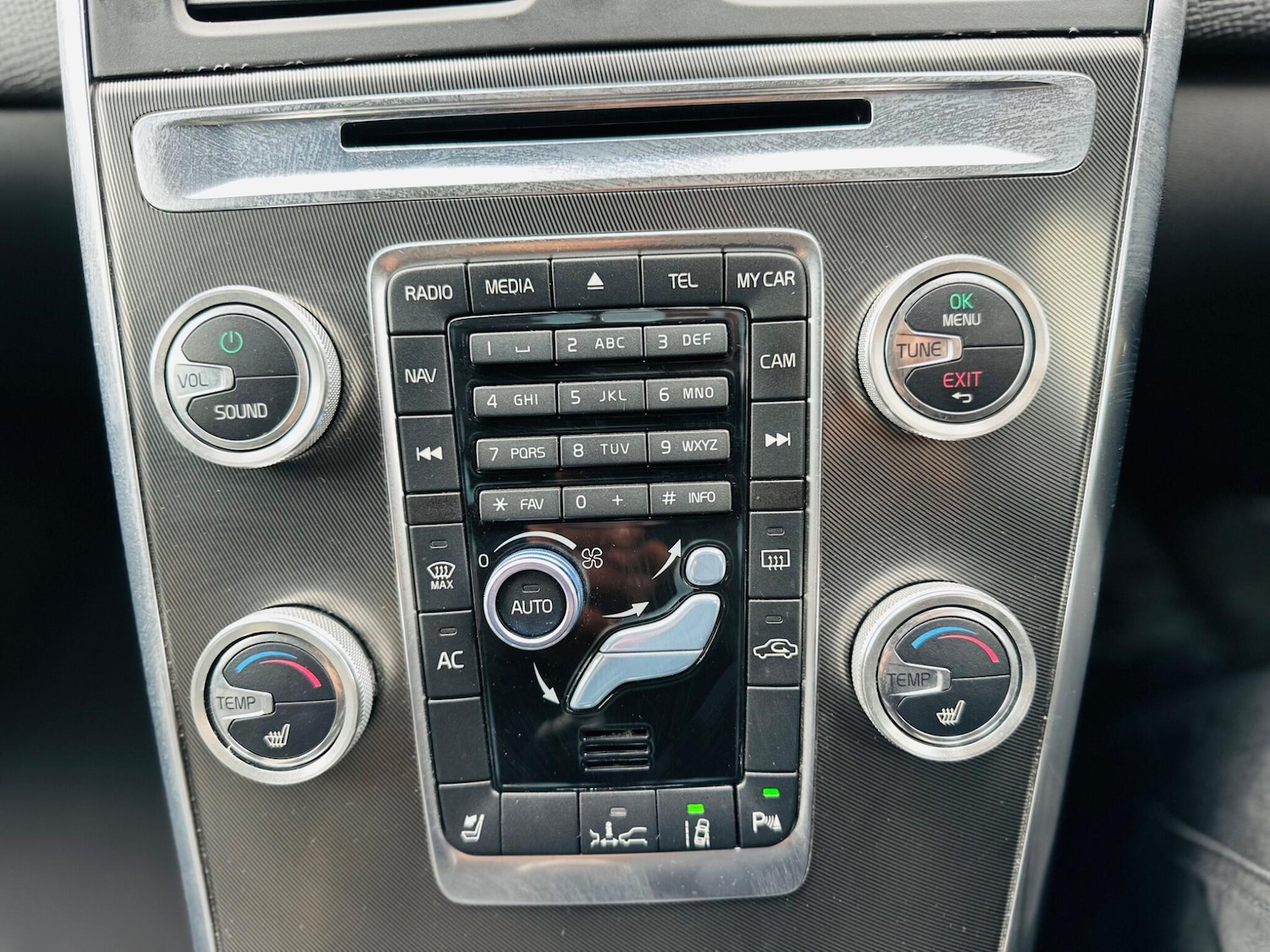 Used Volvo XC60 for sale - 78185640: Photo 31