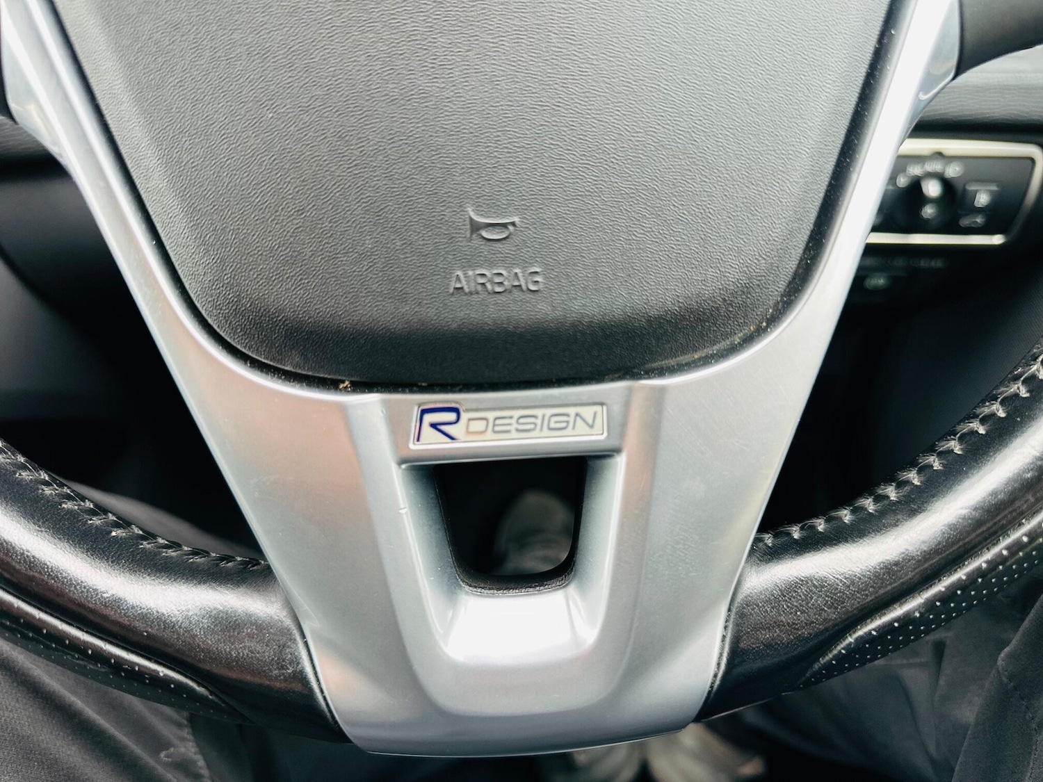 Used Volvo XC60 for sale - 78185640: Photo 42