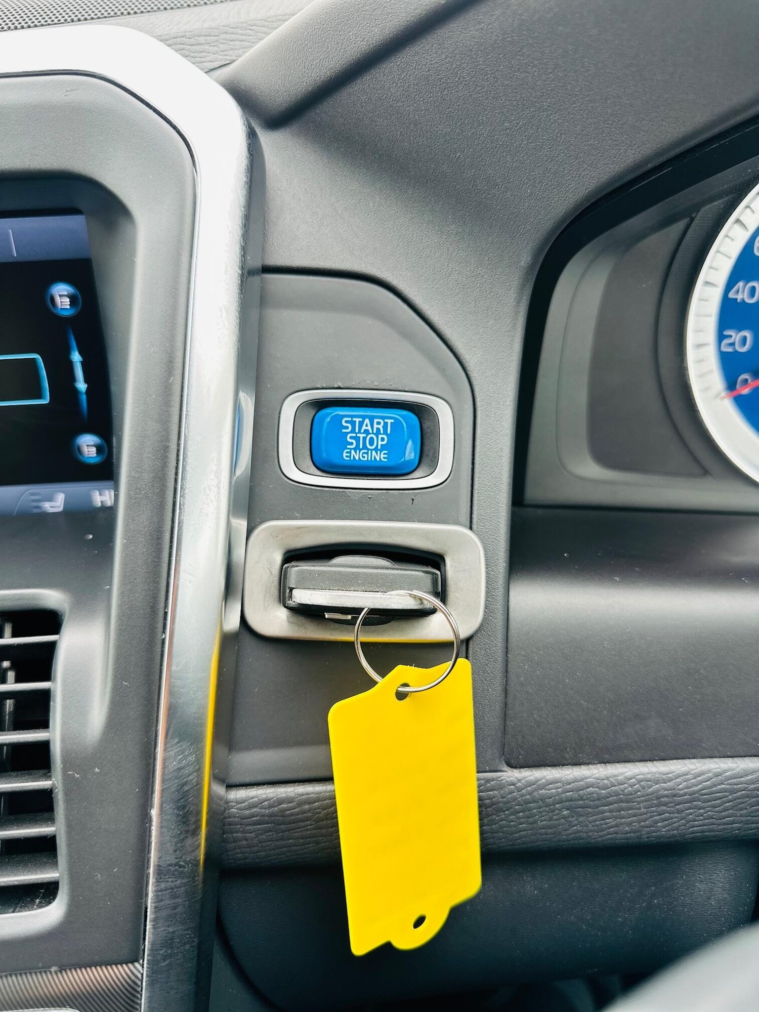 Used Volvo XC60 for sale - 78185640: Photo 51