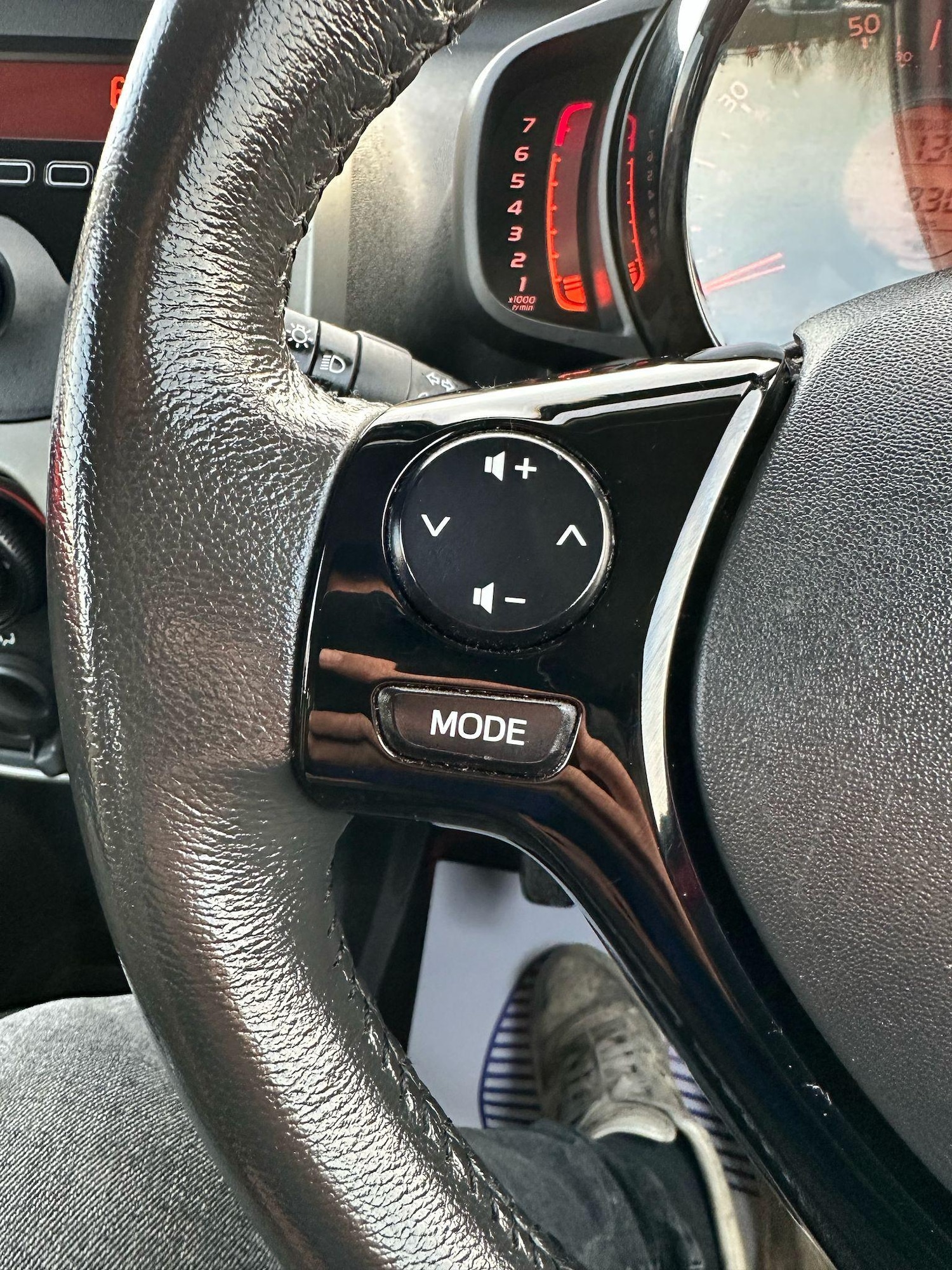 Used Toyota AYGO 2014 for sale - 76995992: Photo 29