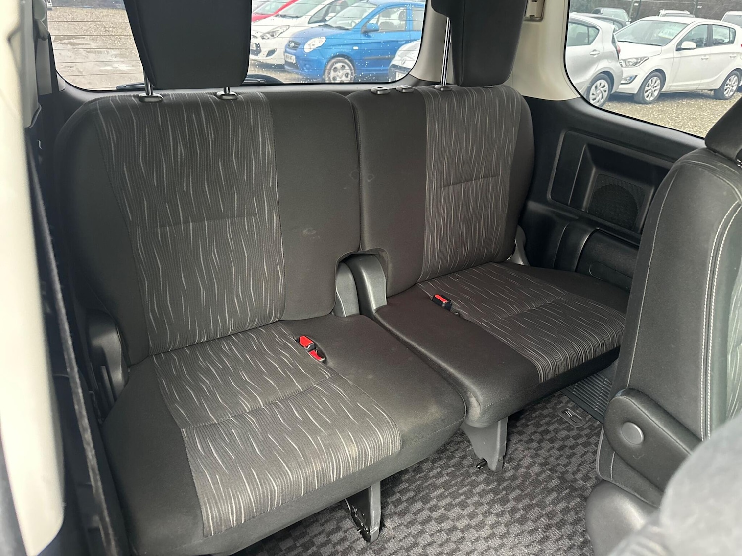 Used Toyota Voxy for sale - 77395931: Photo 15