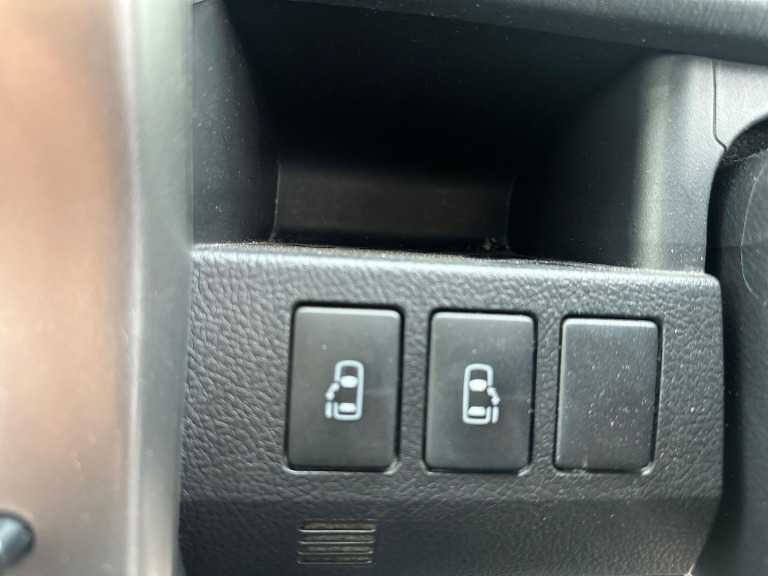 Used Toyota Voxy for sale - 77395931: Photo 17