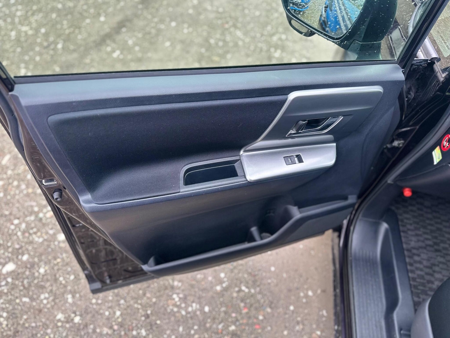 Used Toyota Voxy for sale - 77395931: Photo 21