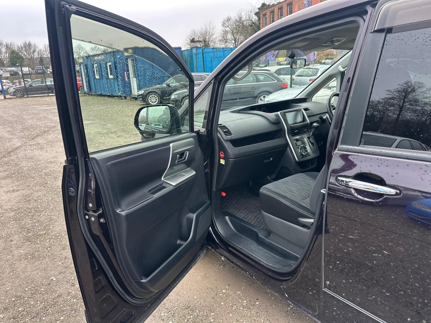 Used Toyota Voxy for sale - 77395931: Photo 22