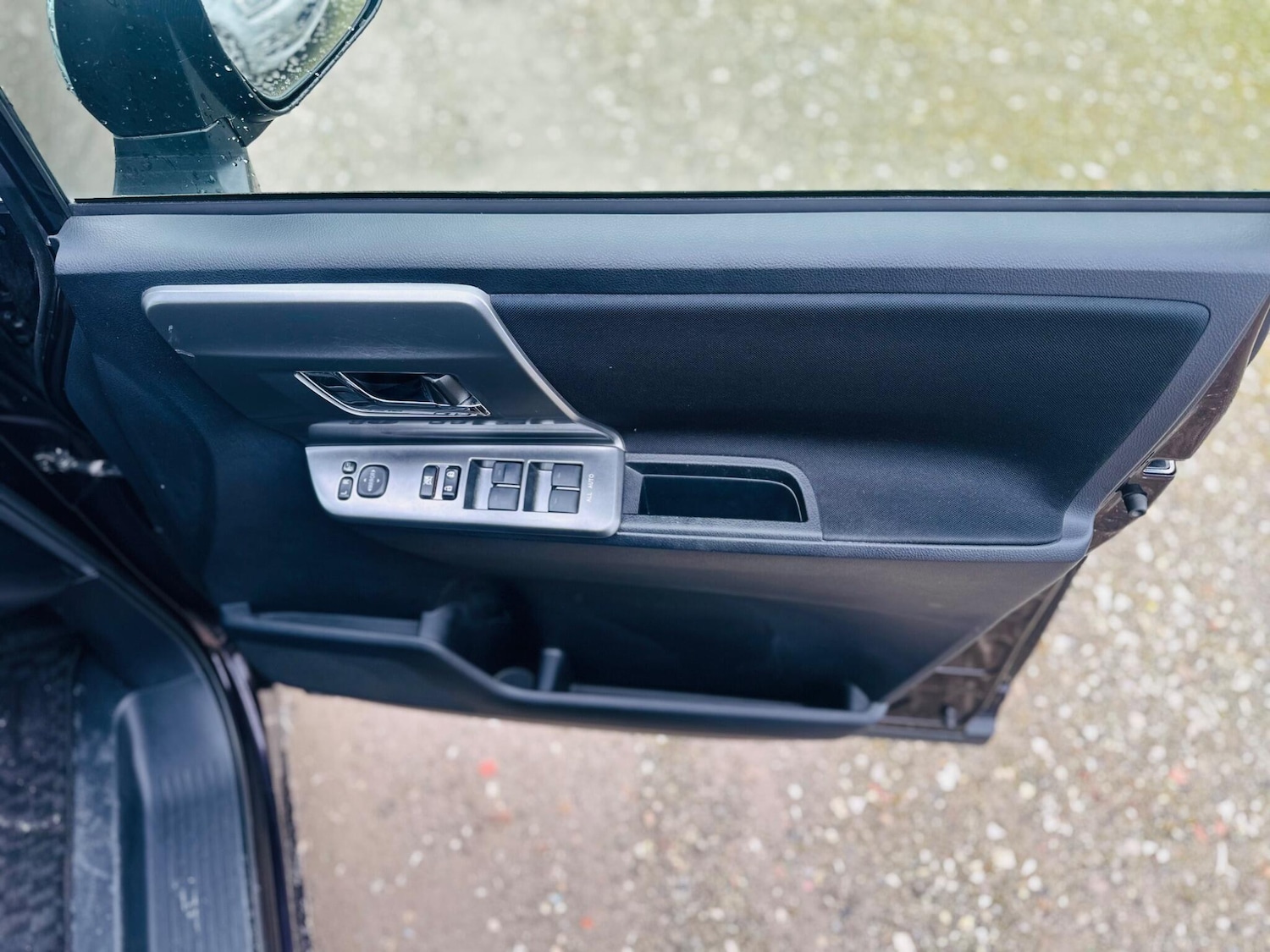 Used Toyota Voxy for sale - 77395931: Photo 23