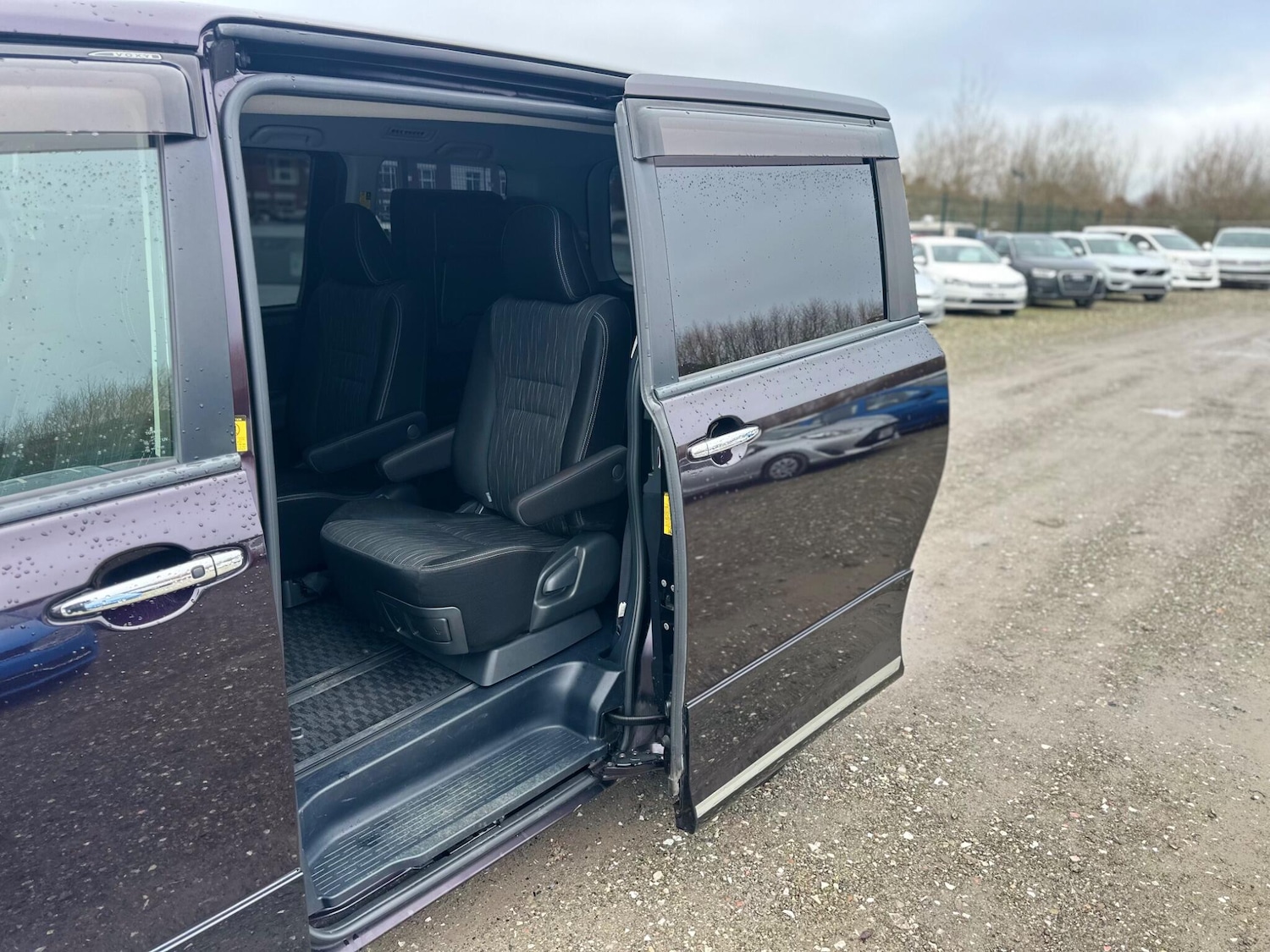 Used Toyota Voxy for sale - 77395931: Photo 45