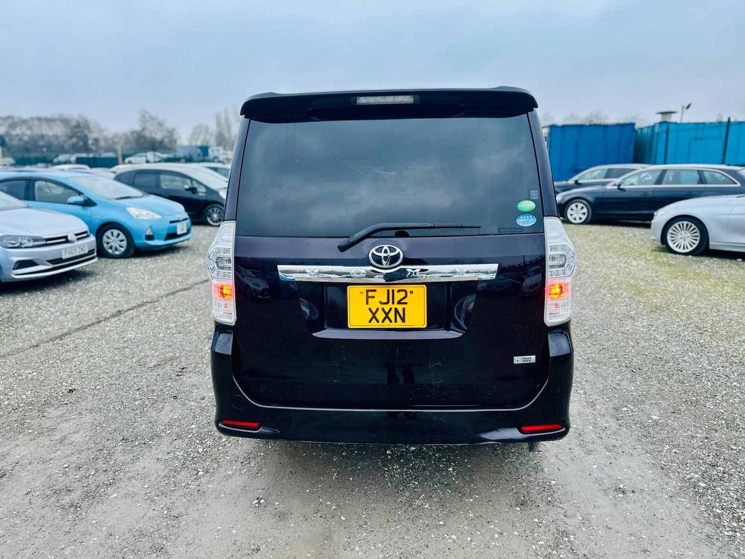 Used Toyota Voxy for sale - 77395931: Photo 9