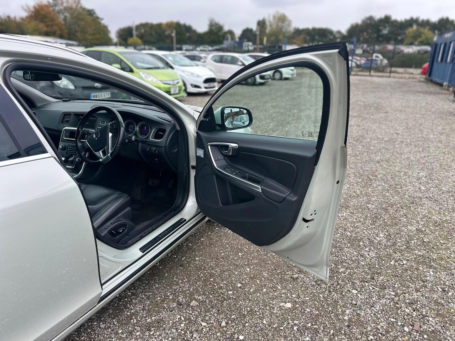 Used Volvo V60 for sale - 76269707: Photo 13