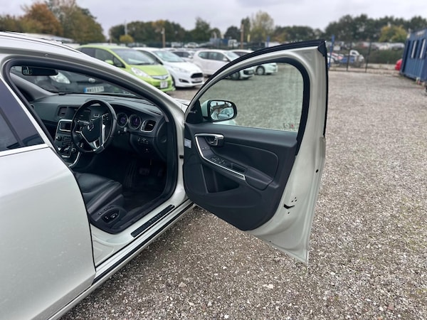 Used Volvo V60 for sale - 76269707: Photo 13