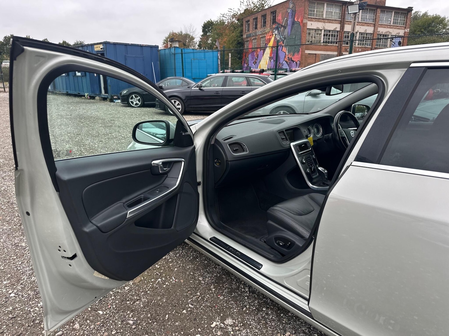 Used Volvo V60 for sale - 76269707: Photo 24