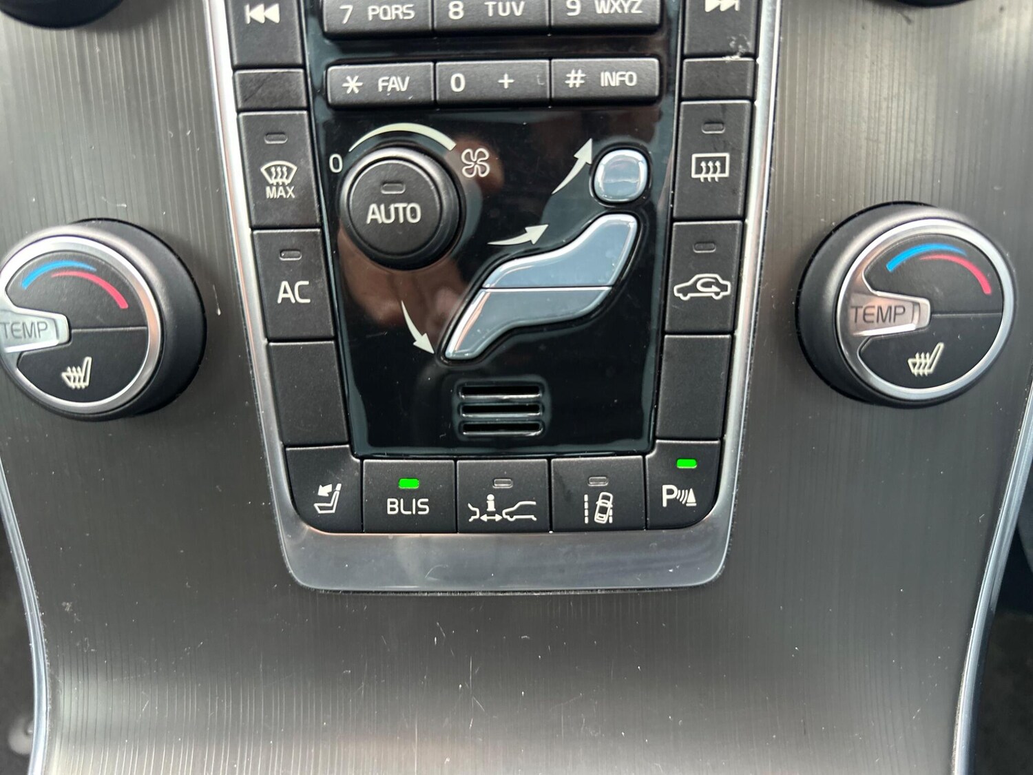 Used Volvo V60 for sale - 76269707: Photo 34