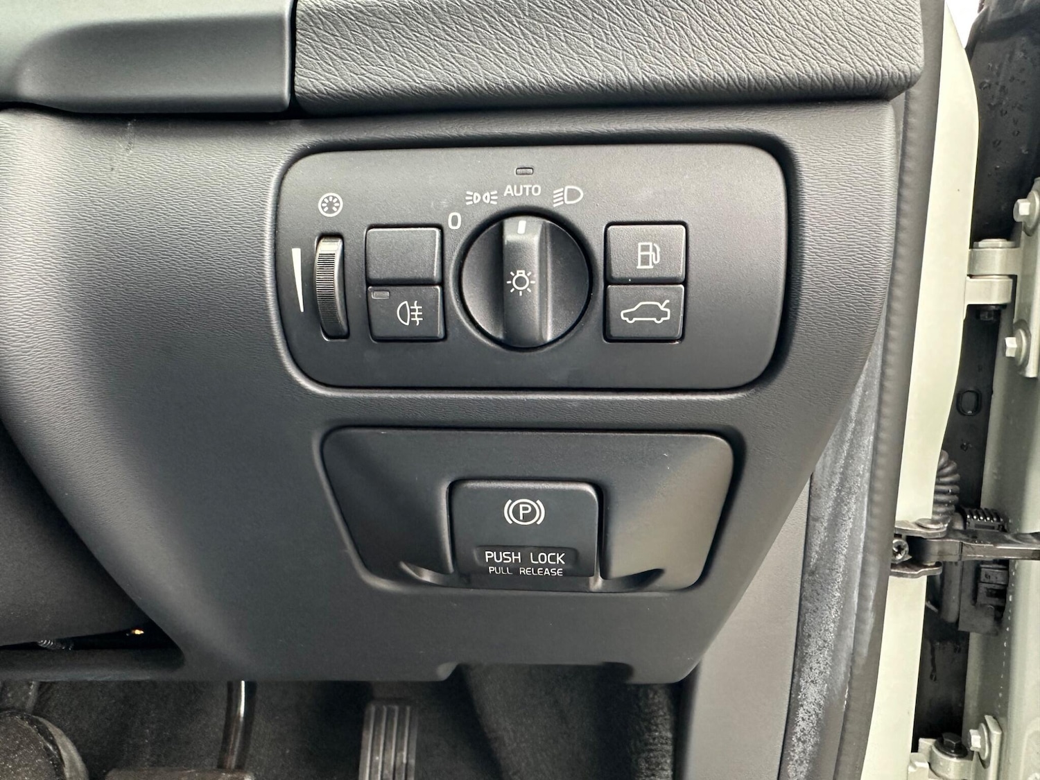 Used Volvo V60 for sale - 76269707: Photo 37