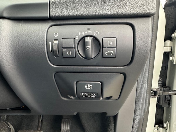 Used Volvo V60 for sale - 76269707: Photo 37