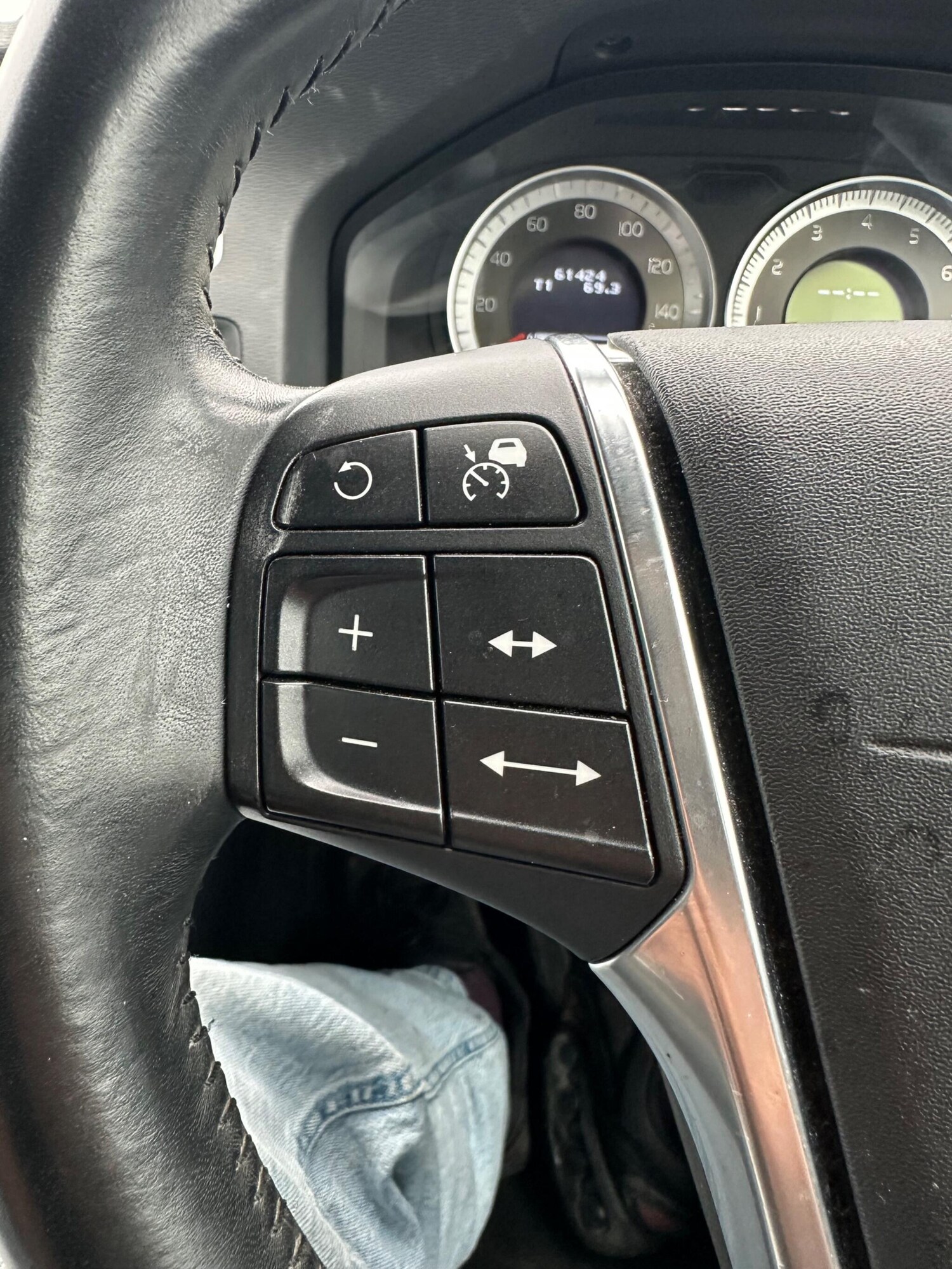 Used Volvo V60 for sale - 76269707: Photo 39