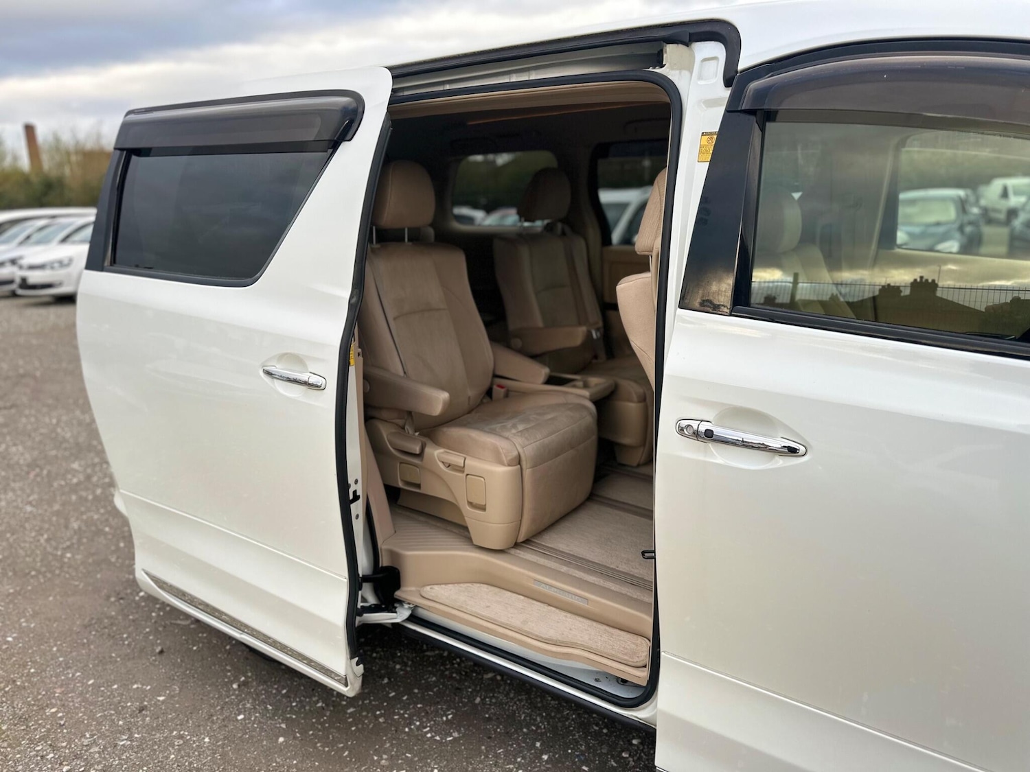 Used Toyota Alphard for sale - 78086730: Photo 16