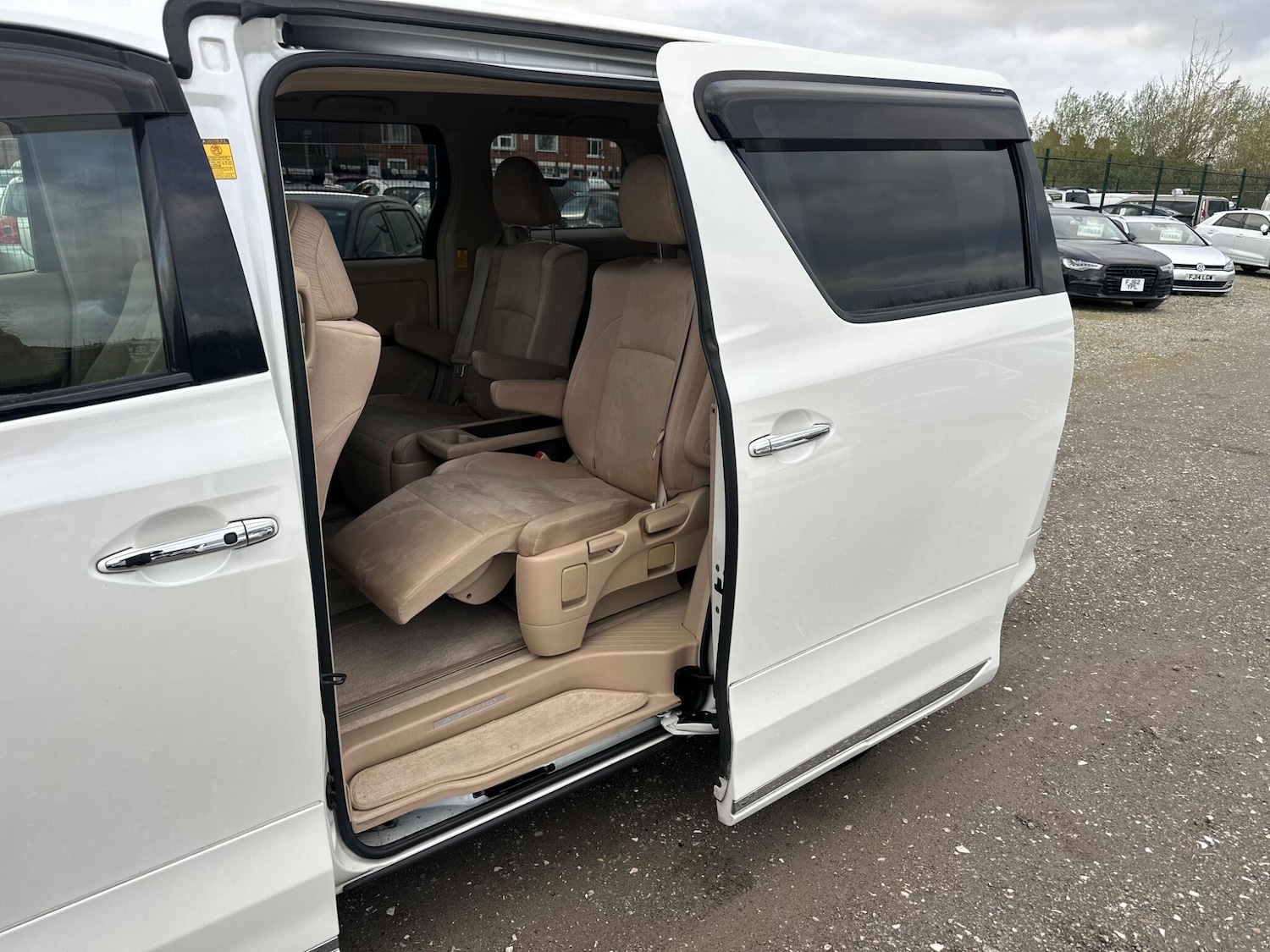 Used Toyota Alphard for sale - 78086730: Photo 46