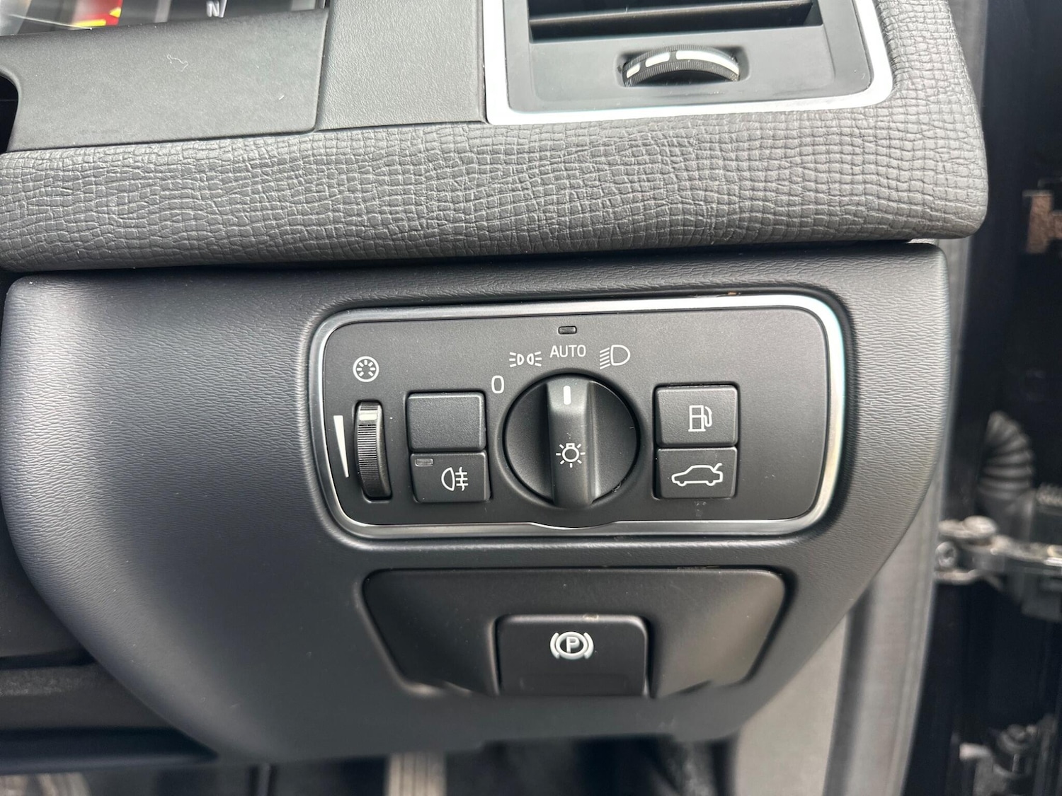 Used Volvo XC60 for sale - 78185601: Photo 14