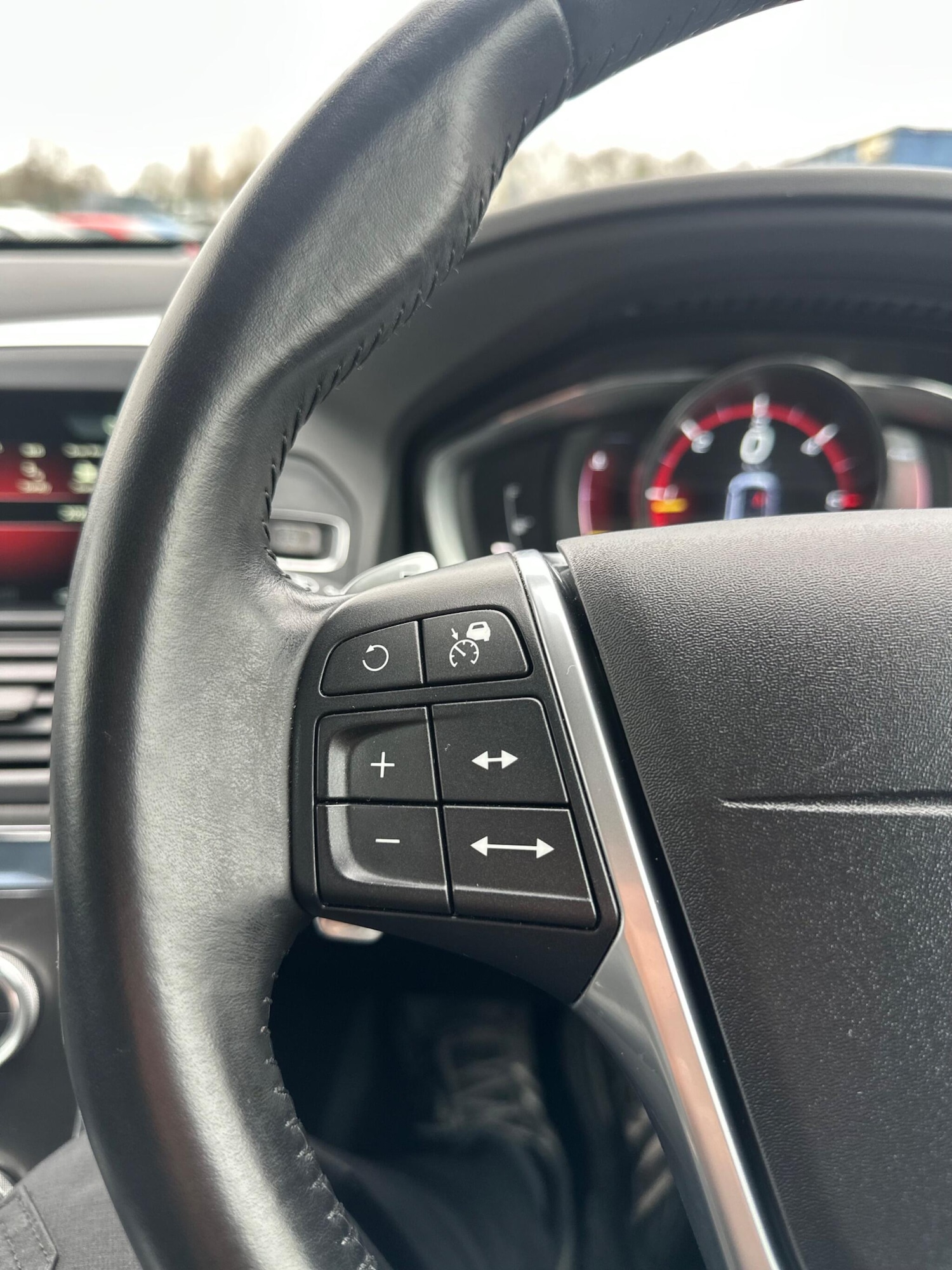 Used Volvo XC60 for sale - 78185601: Photo 16