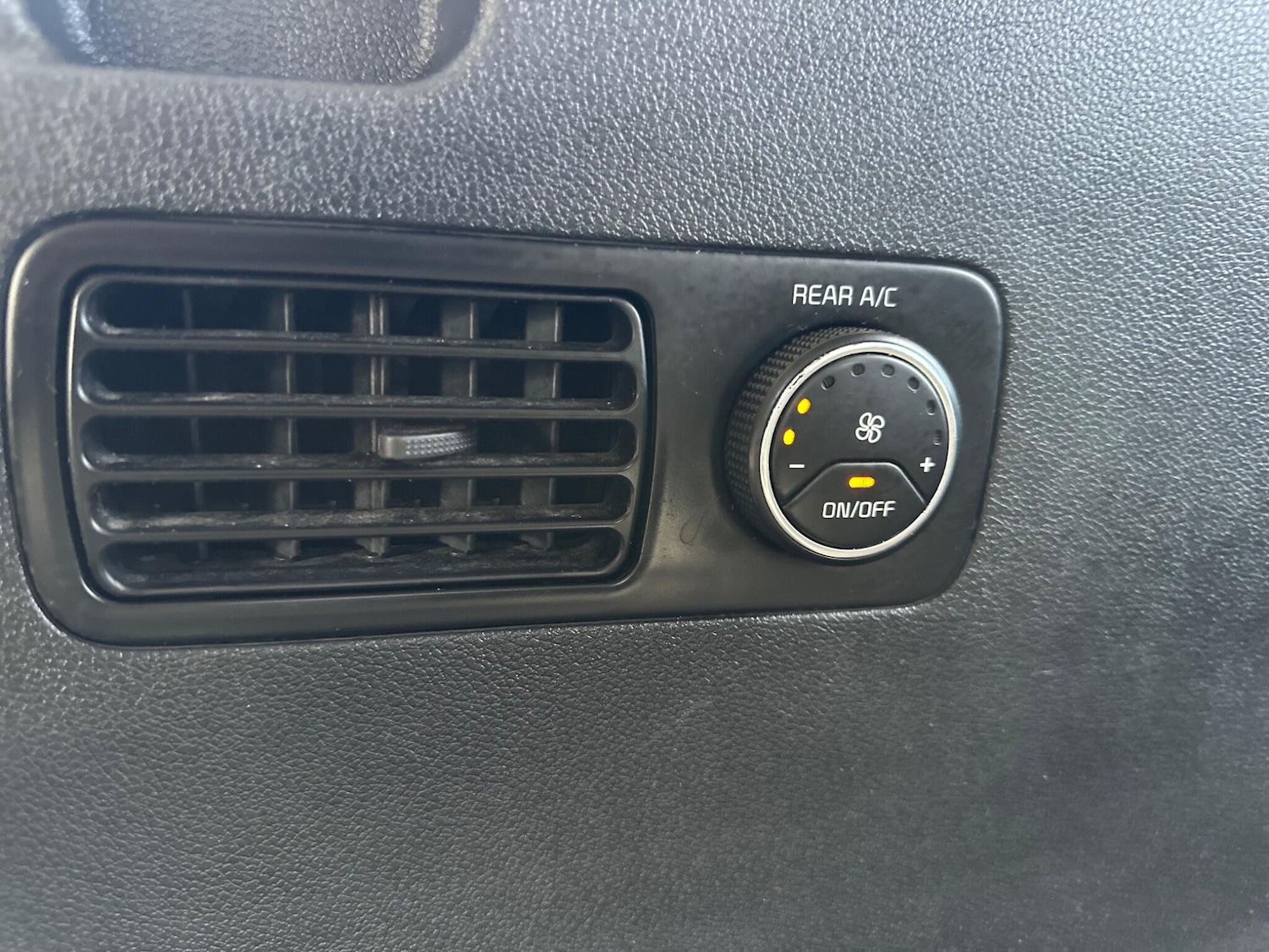 Used Kia Sorento 2016 for sale - 76992672: Photo 24