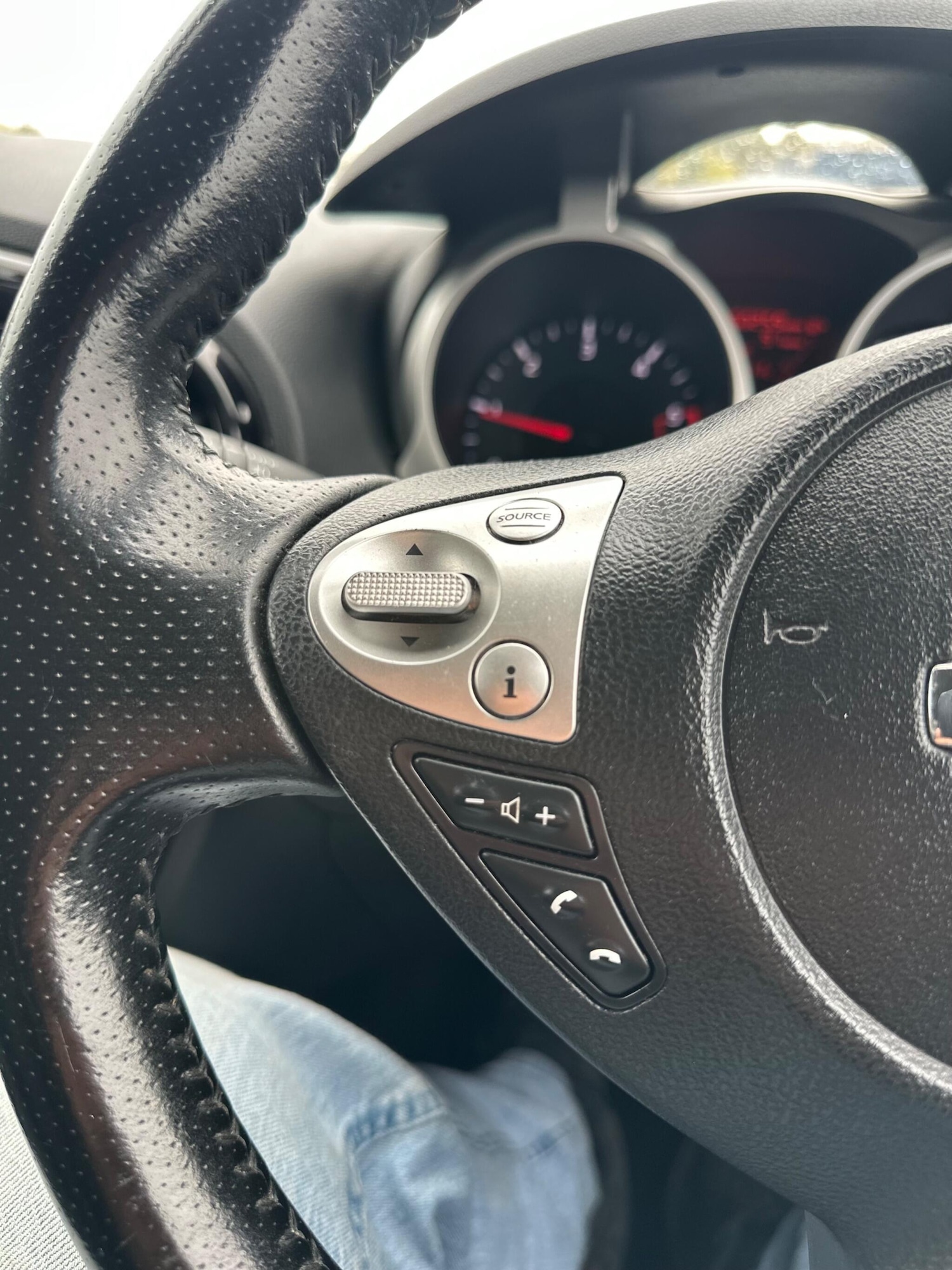 Used Nissan Juke 2014 for sale - 76398560: Photo 8