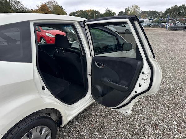 Used Honda Fit for sale - 76270169: Photo 17